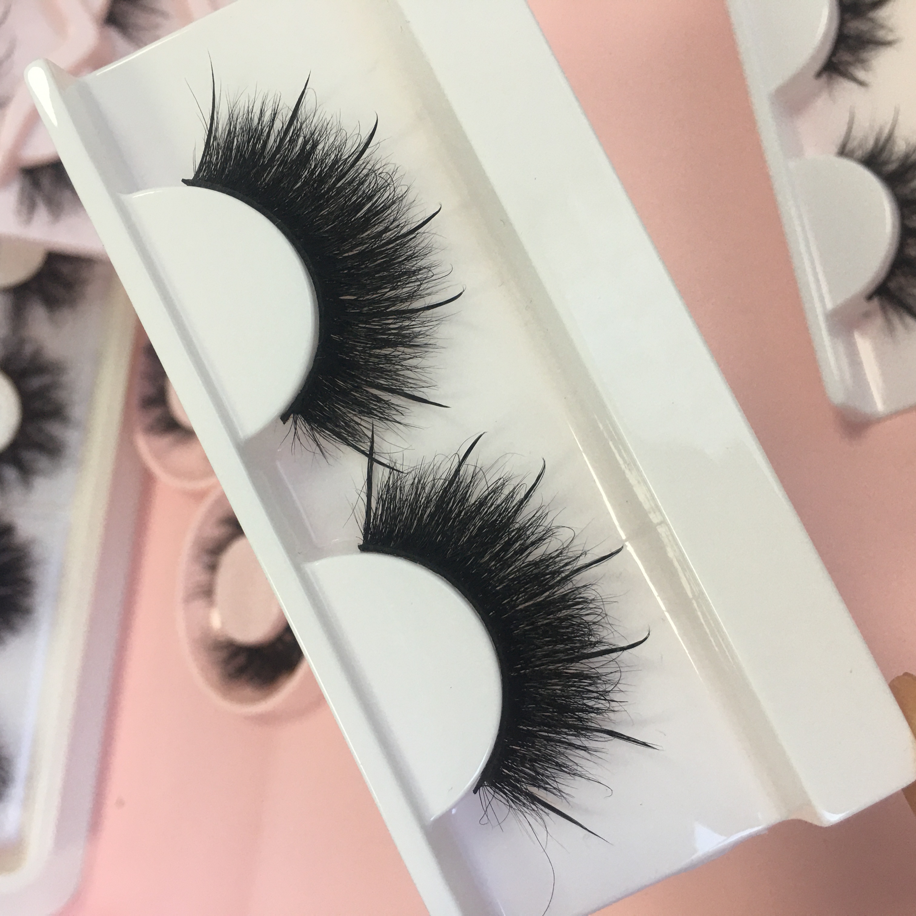 Case Private Label Custom Mink Eyelashes Vendor and Packaging Round Gold Eyelash Boxes Empty Blue Eyelash Packaging Box