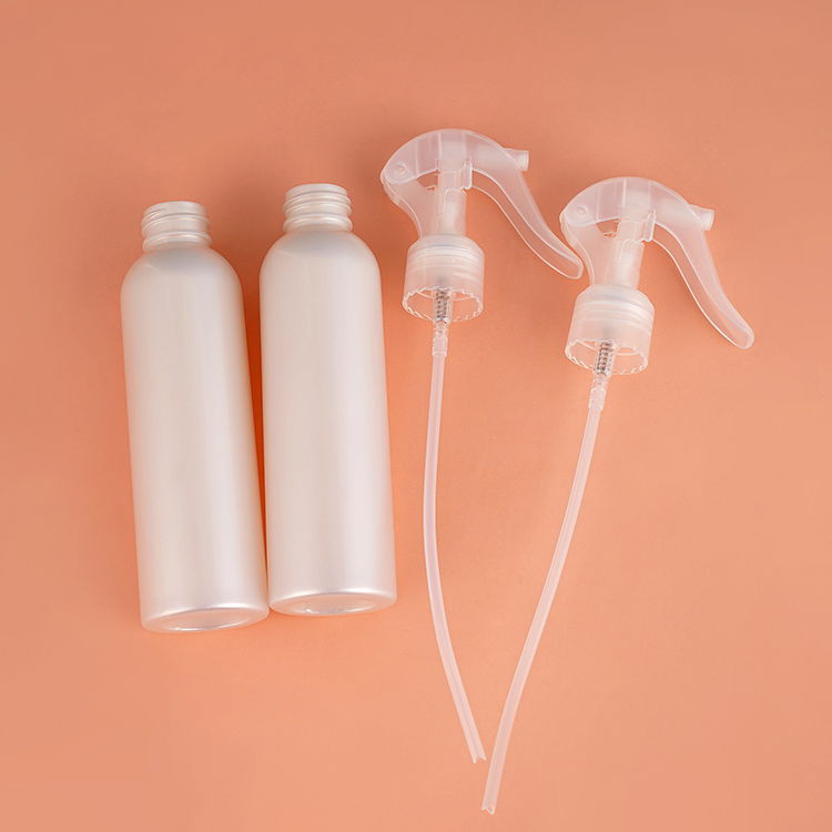 Ergonomic Trigger Sprayer Refillable Bottle Customized Hair Care Packaging with Squeeze Trigger for Cosmetic Hair Cream
