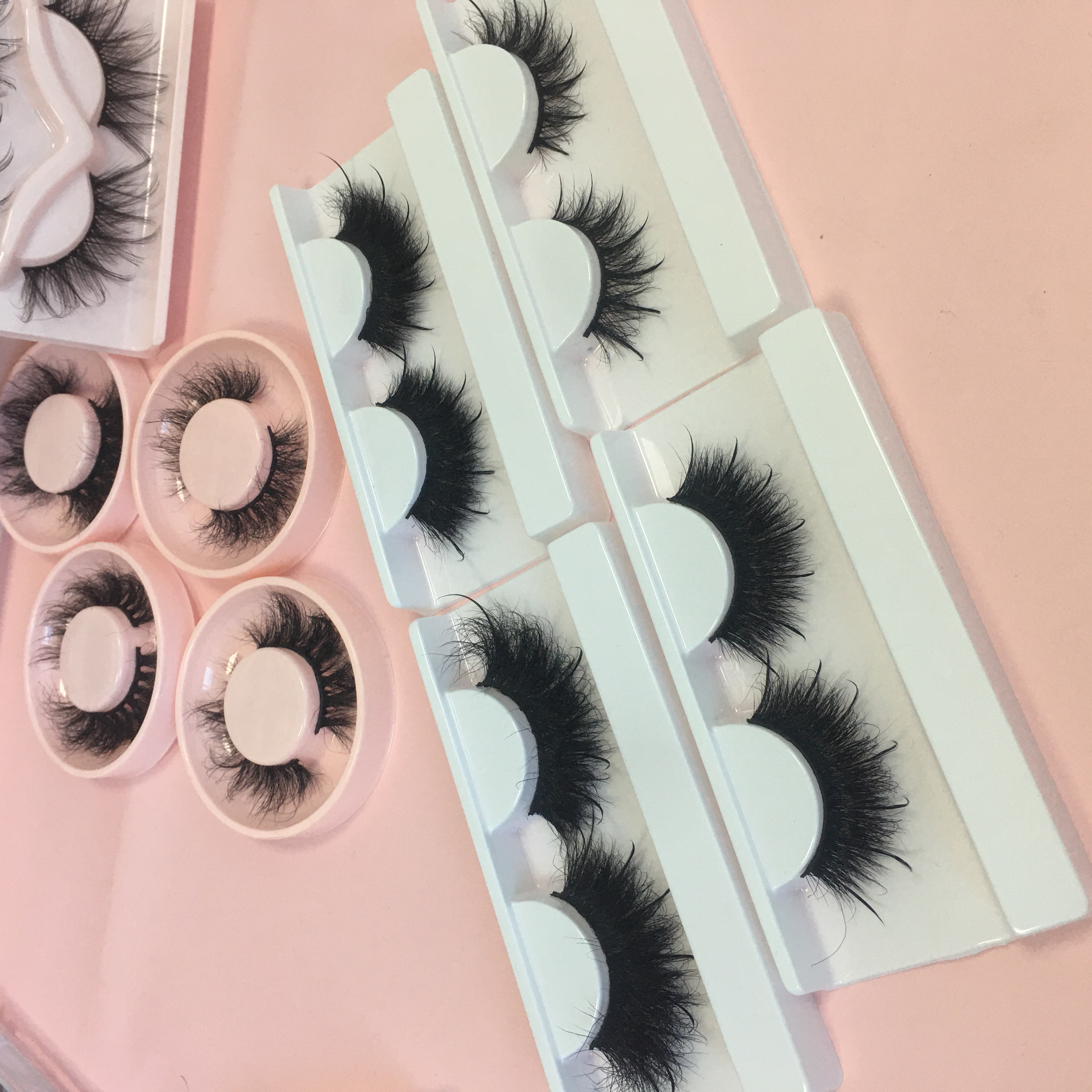 Case Private Label Custom Mink Eyelashes Vendor and Packaging Round Gold Eyelash Boxes Empty Blue Eyelash Packaging Box