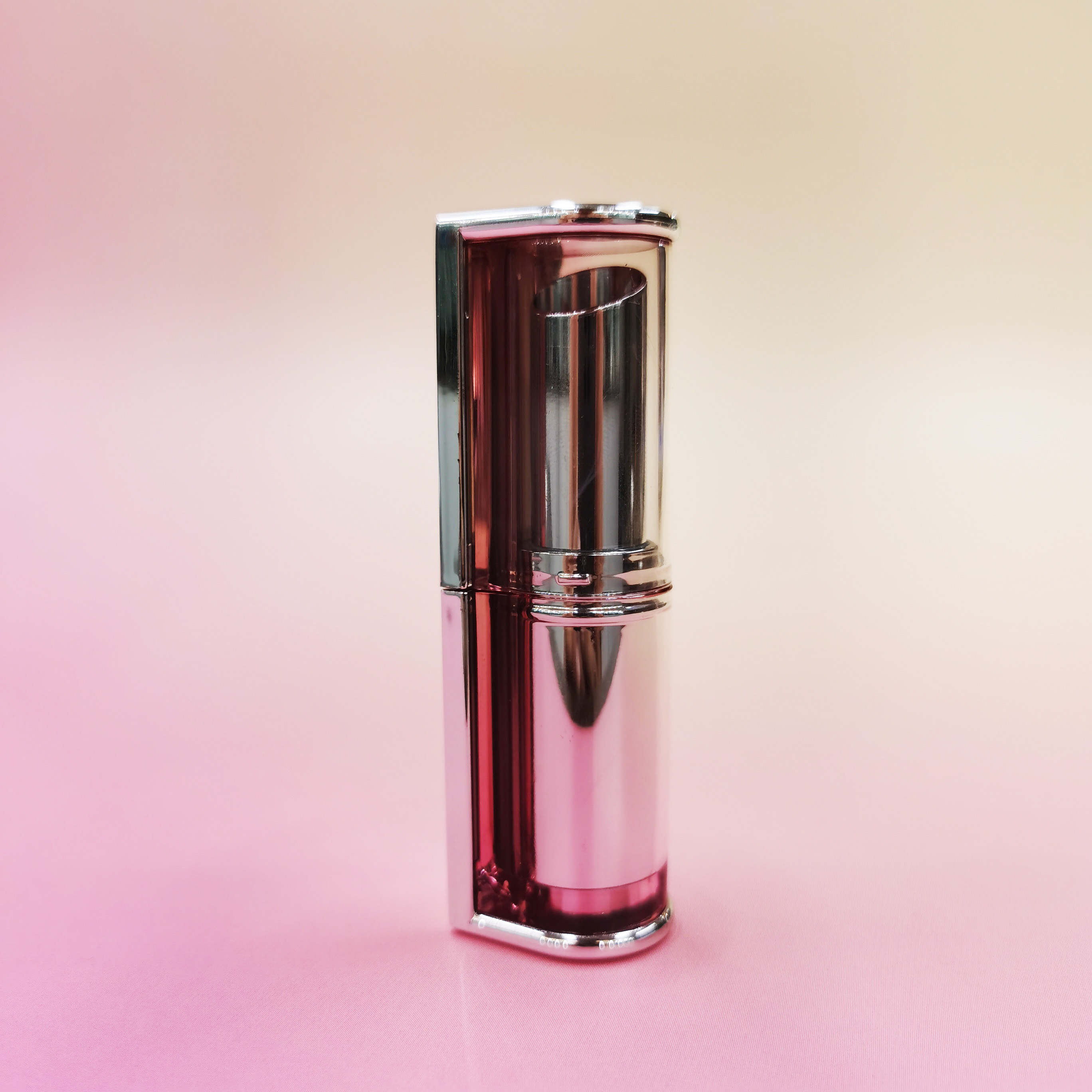New Style Hot Selling Fashion Design Cosmetic Packaging Makeup Plastic Tube Injection Color Lipstick Tubes Luxury