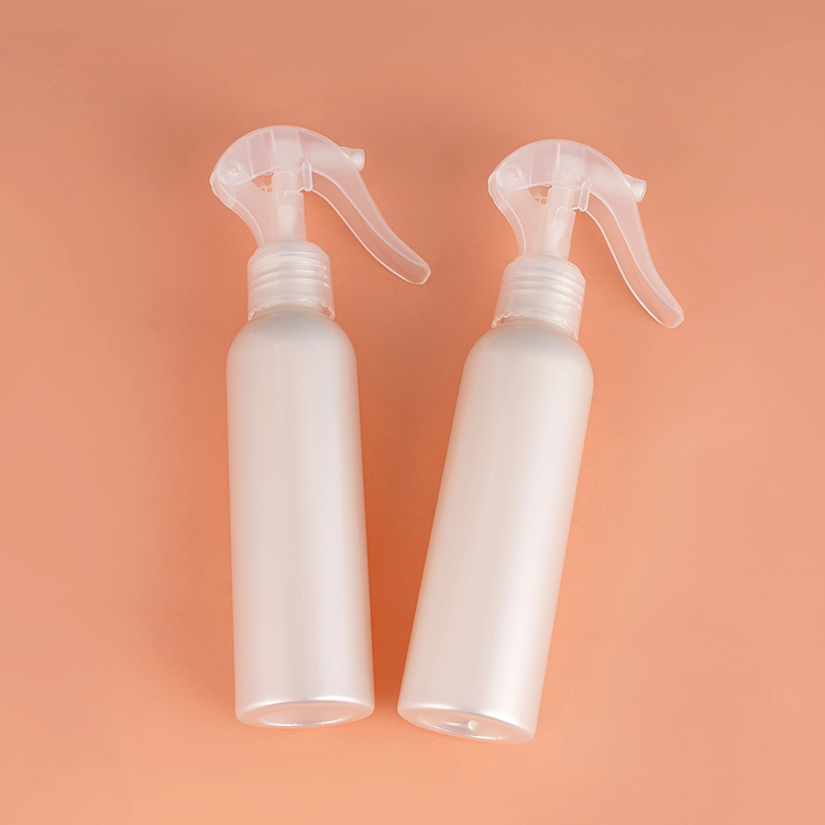 Ergonomic Trigger Sprayer Refillable Bottle Customized Hair Care Packaging with Squeeze Trigger for Cosmetic Hair Cream
