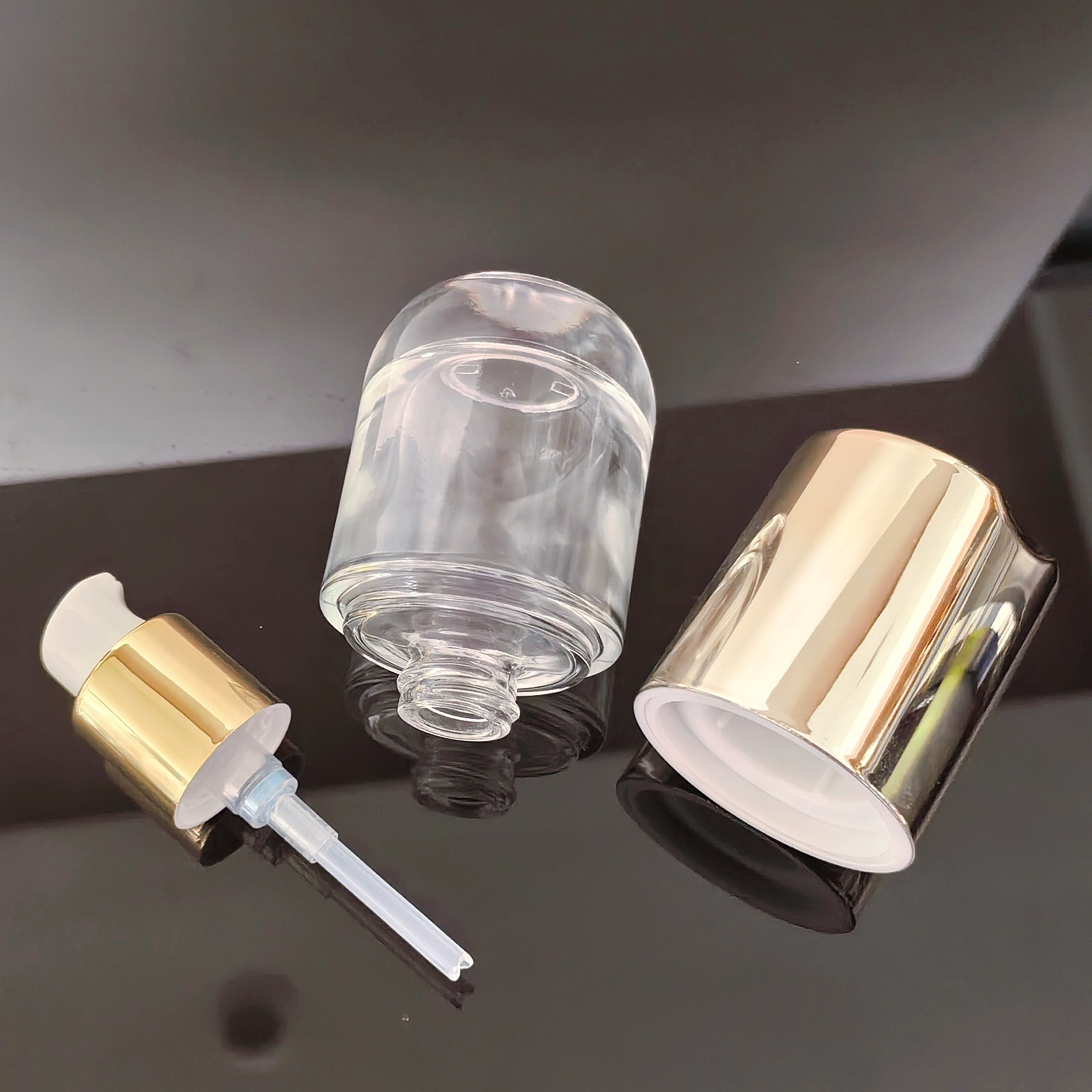 High Quality Cosmetic Packaging Clear Small Lotion Pump Bottle 30ML Glass Frosted Empty Liquid Foundation Bottles