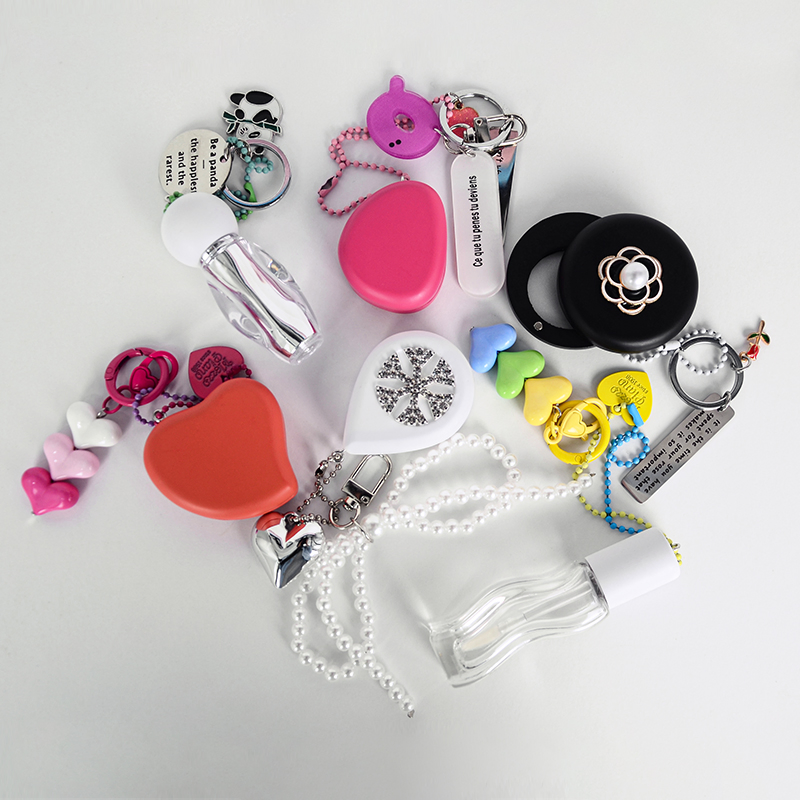 Innovation Makeup Jewelry Biodegradable Wooden Refillable Magnetic Empty Solid Perfume Keychain Container Packaging