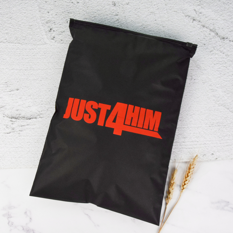 Eco-friendly Biodegradable Zipper Bag for Clothing Packaging Printed Matte Plastic Pouch with Logo