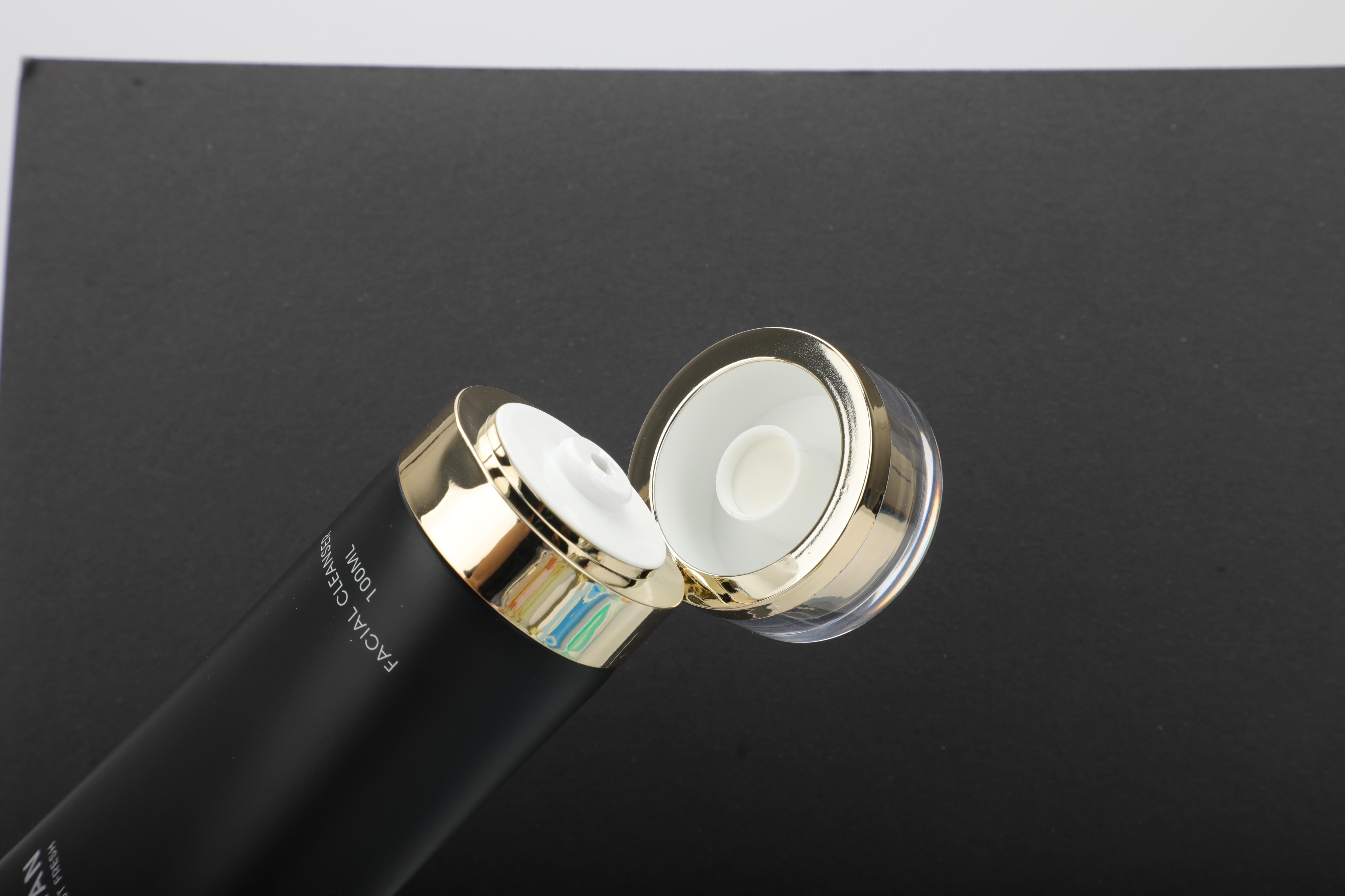 D40mm 60ml 100ml 120ml PE Cosmetic Plastic Soft Tube Packaging With Acrylic Flip-top For Facial Hand Cream Tube