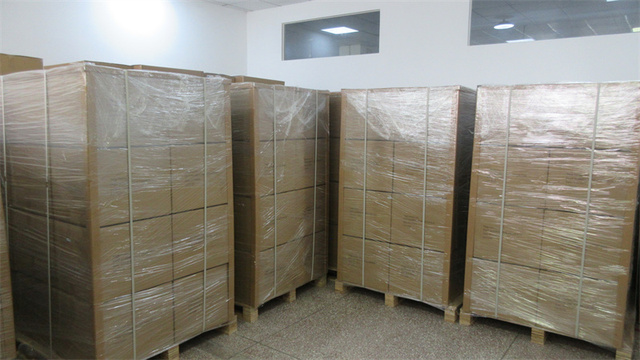 Dropper bottles and roll-on containers for beauty packaging