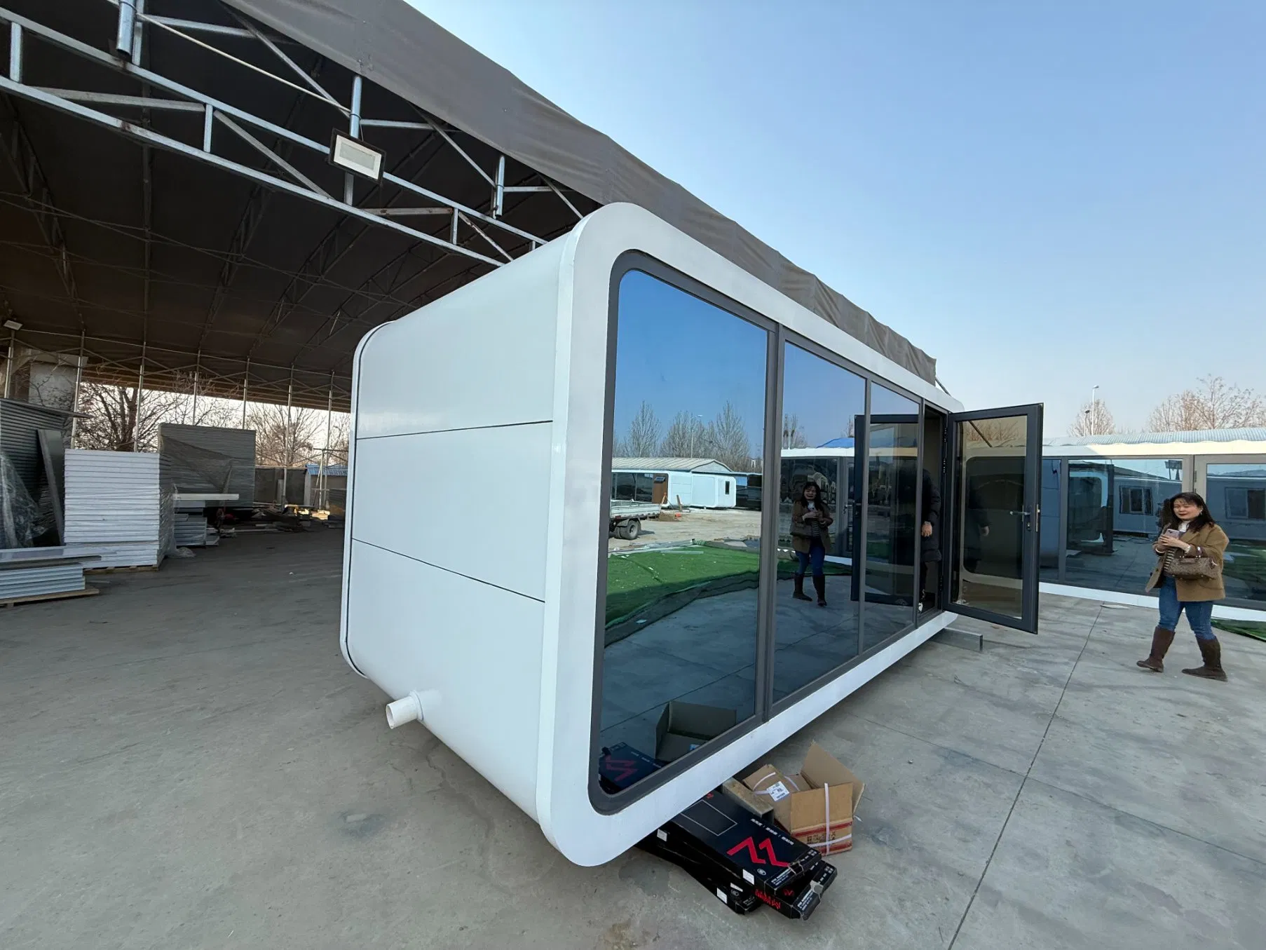 Casa de Acero Moderna con Balcón, Casa Contenedor de Lujo, Cobertizo de Jardín, Casa Prefabricada, Casa Pequeña en Forma de Cápsula, Cabaña de Manzana, Casa Modular Prefabricada