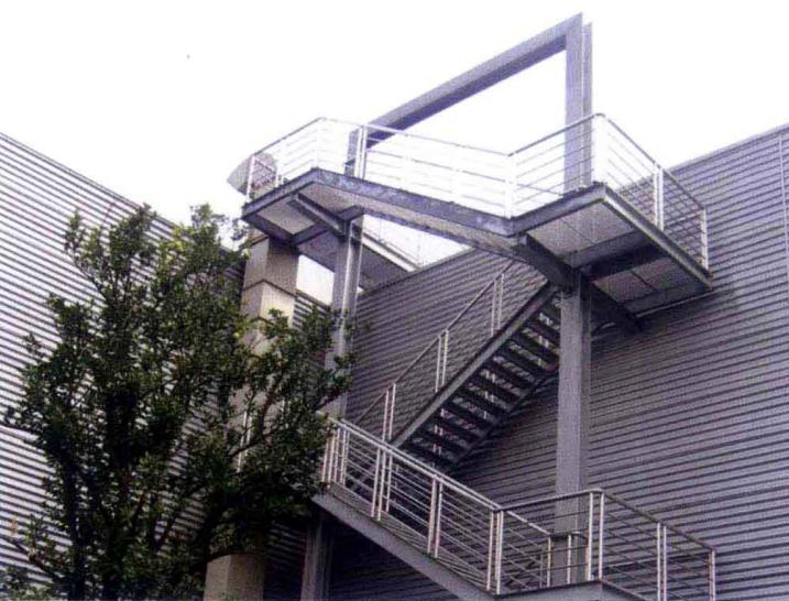 Construcciones hoteleras modulares, sistemas de decking fabricados, edificios ligeros, construcción rápida y espacios de vida energéticamente eficientes