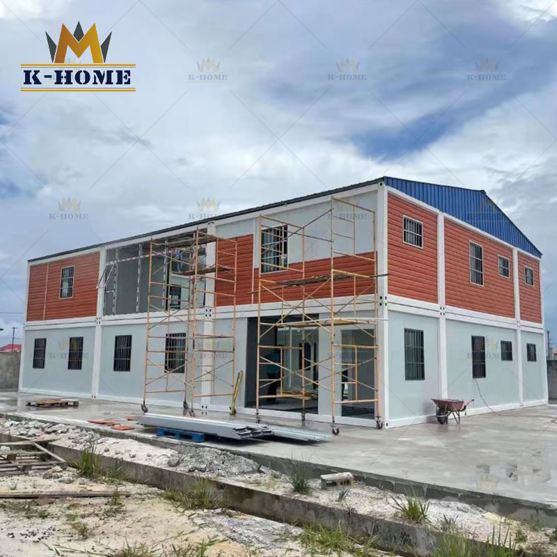 Edificio de Alojamiento en Contenedor de Diseño Personalizado