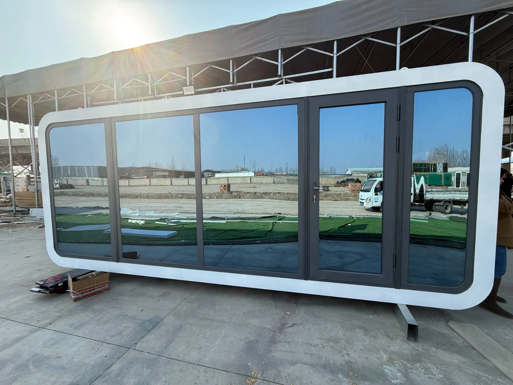 Casa de Acero Moderna con Balcón, Casa Contenedor de Lujo, Cobertizo de Jardín, Casa Prefabricada, Casa Pequeña en Forma de Cápsula, Cabaña de Manzana, Casa Modular Prefabricada