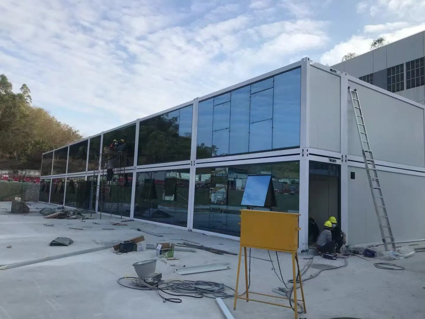 Edificio modular prefabricado temporal de oficina de dos pisos de instalación rápida