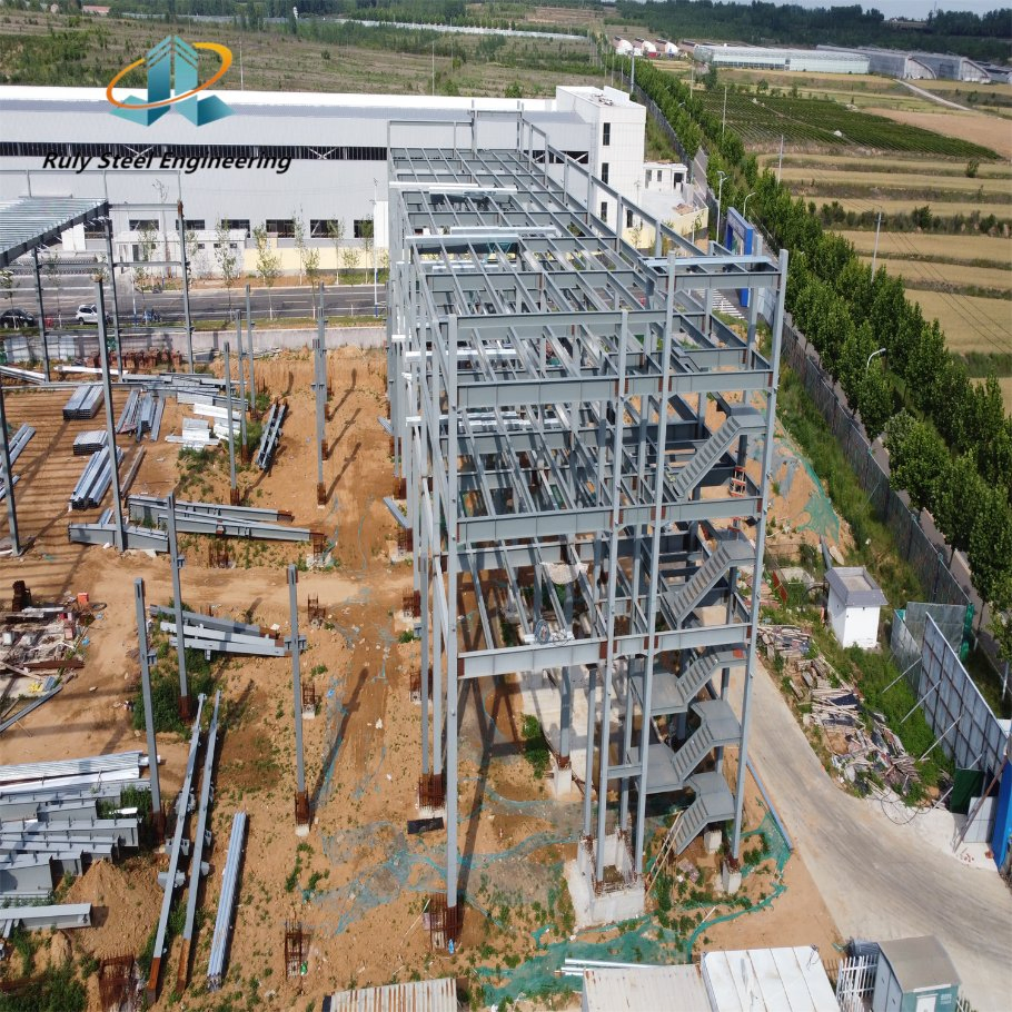 Construcción de Edificio de Estructura de Acero Prefabricado en Campus Escolar Educativo