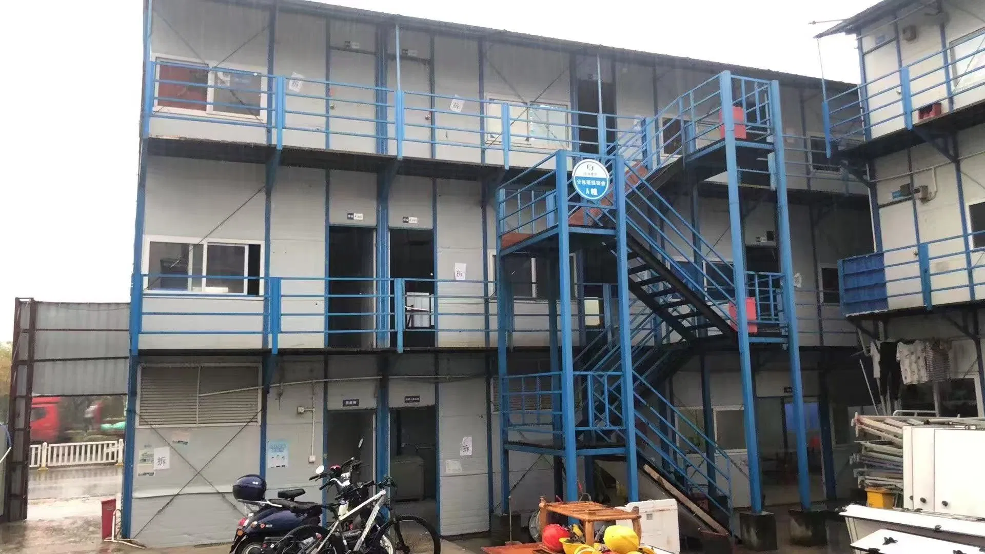 Edificio modular prefabricado temporal de oficina de dos pisos de instalación rápida