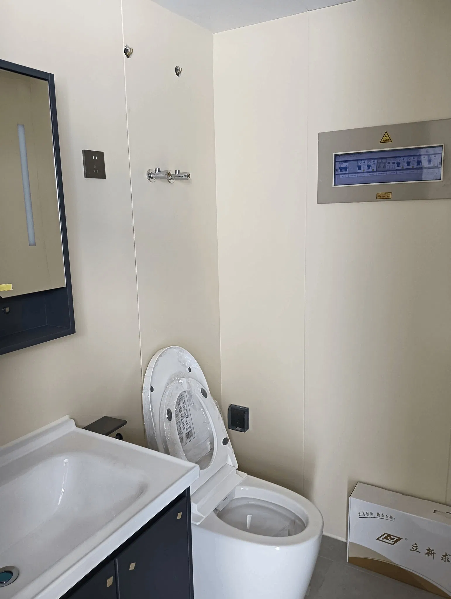 Casa cápsula de lujo, unidad modular prefabricada con baño completo y aire acondicionado para estancia de turistas, casa contenedor