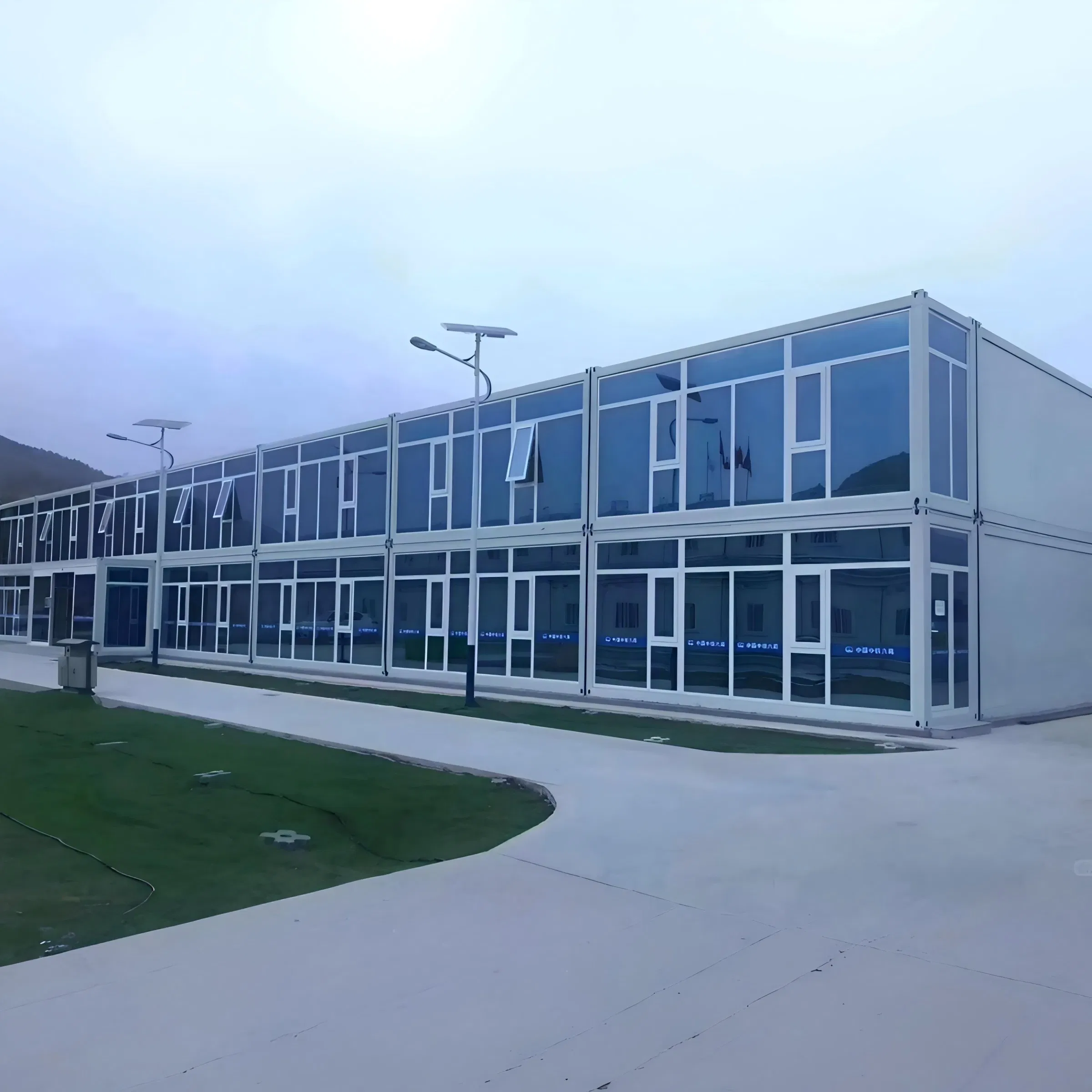 Customizable Modular Office Living Container Durable Prefab Building for Oil, Gas and Mining Industry
