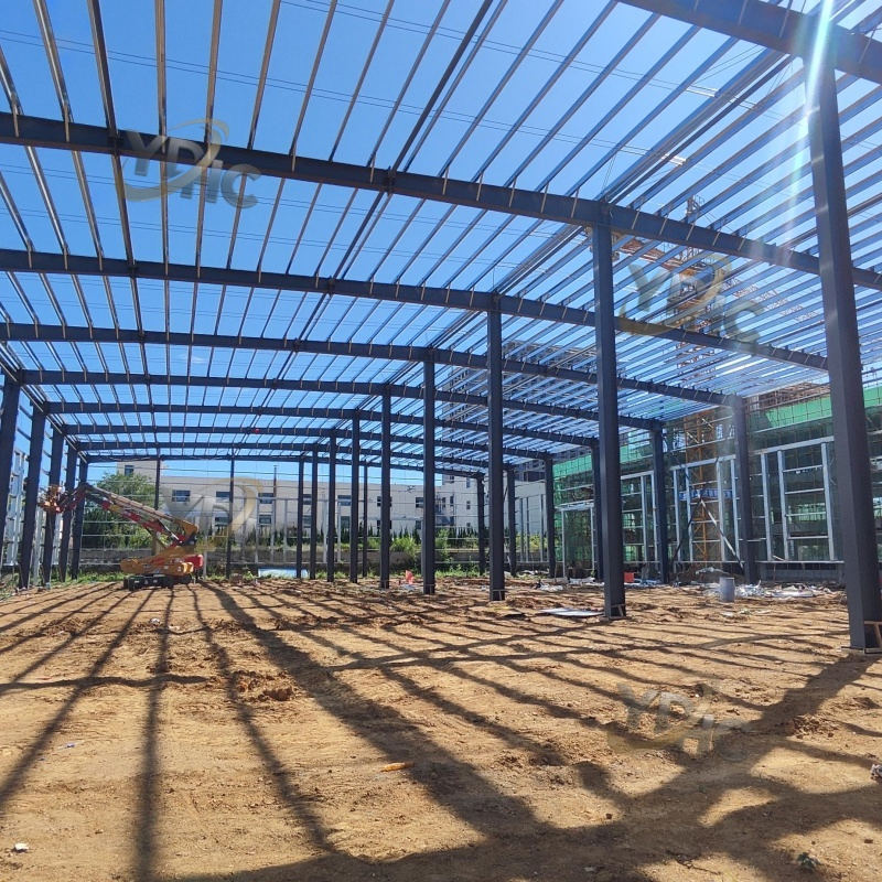 Diseño de edificio escolar y universitario de estructura de acero prefabricada de varios pisos con aulas modulares