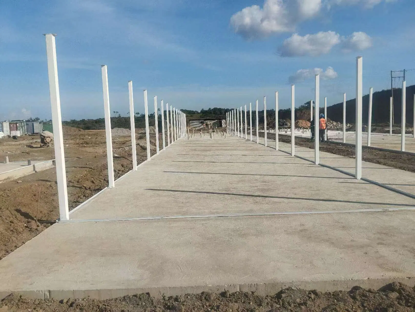 Casa prefabricada de acero modular con panel sándwich, diseño personalizado y económico para instalaciones temporales en sitios de construcción