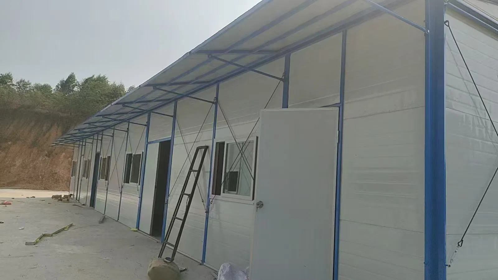 Edificio modular prefabricado temporal de oficina de dos pisos de instalación rápida