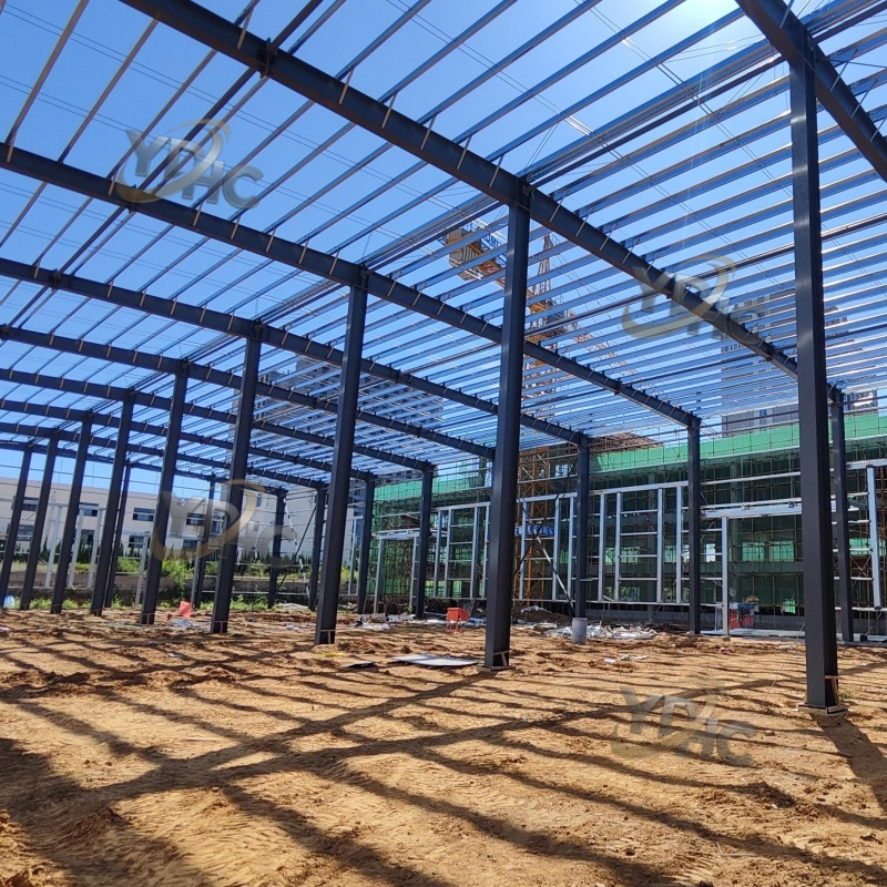 Diseño de edificio escolar y universitario de estructura de acero prefabricada de varios pisos con aulas modulares