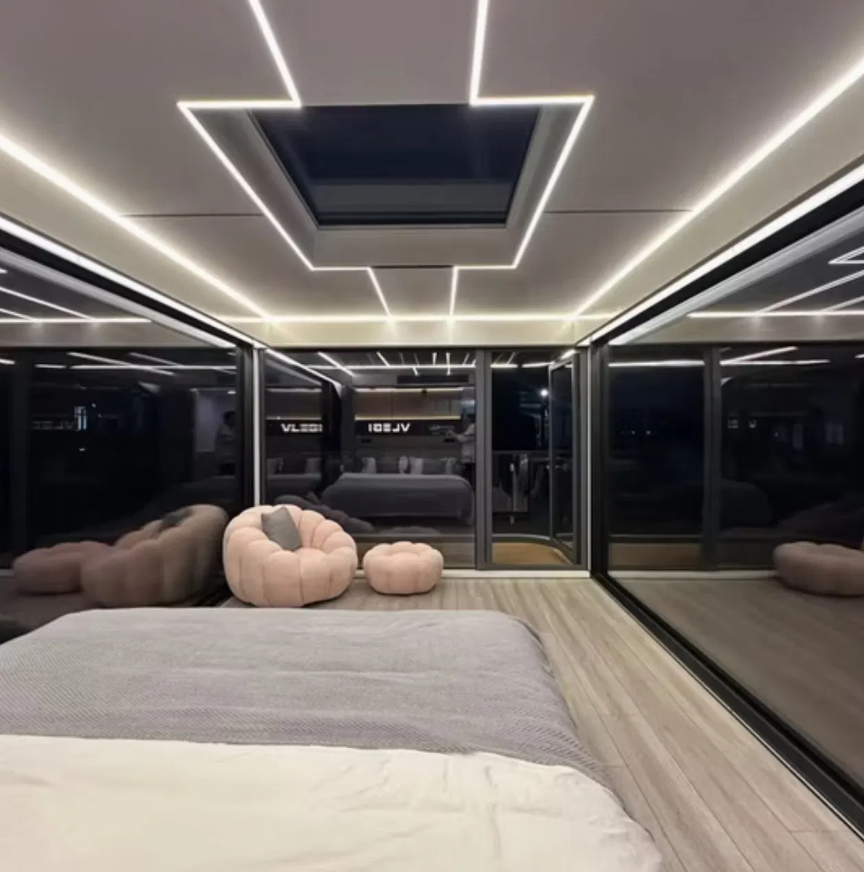 Casa Cápsula Skotte – Casa modular prefabricada inteligente con baño y gran pared de vidrio para estancia en la naturaleza