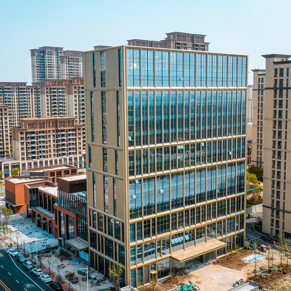 Construcción modular de vidrio templado de gran espacio, edificio industrial comercial híbrido de oficina prefabricada con estructura de metal y acero