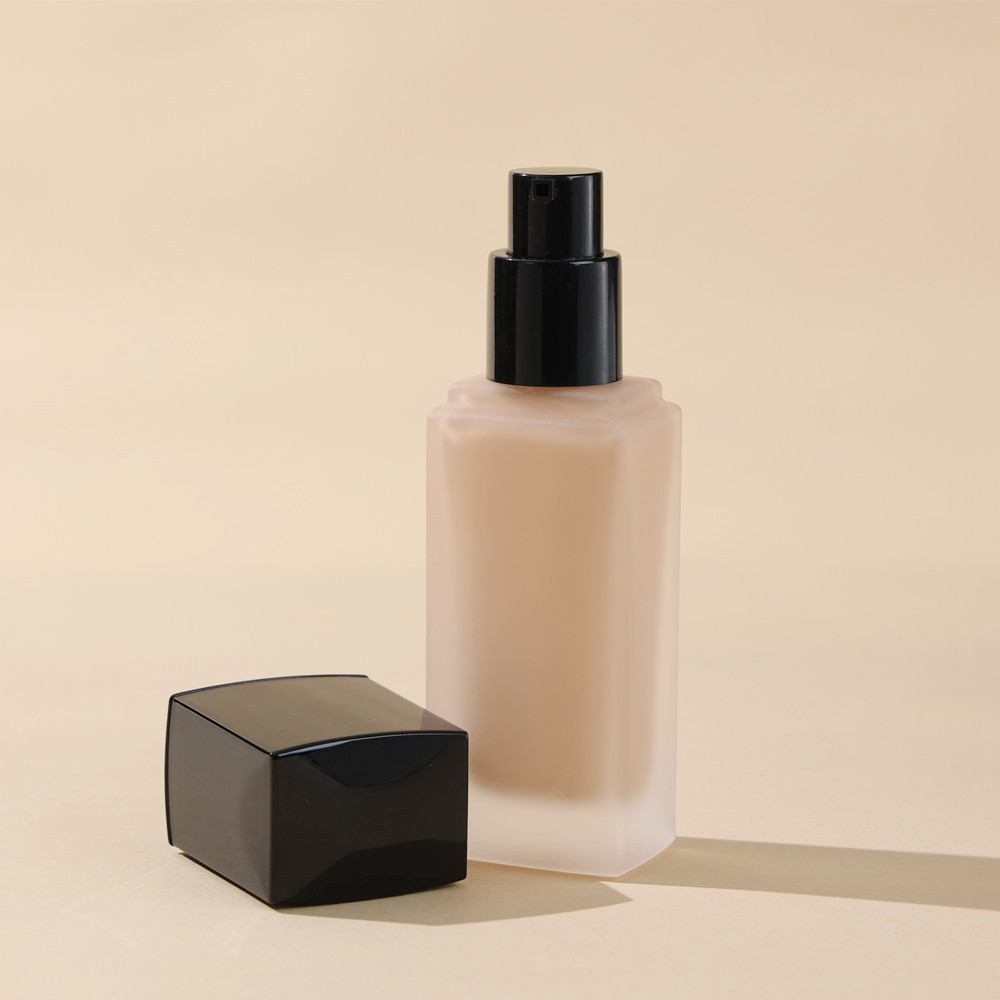 Makeup Concealer Long-Lasting Contour Foundation Light Liquid Thin Concealer Nourishing Bb Cream Wholesale No Logo in Stock