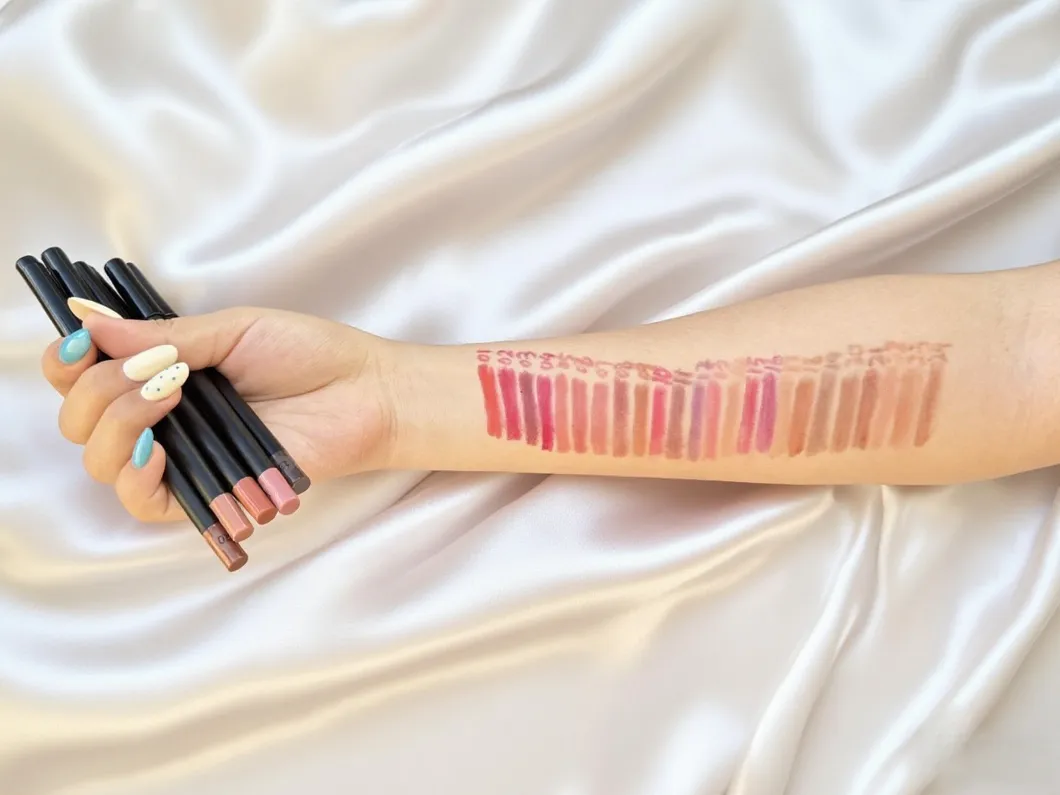 Lip Liner Display 1