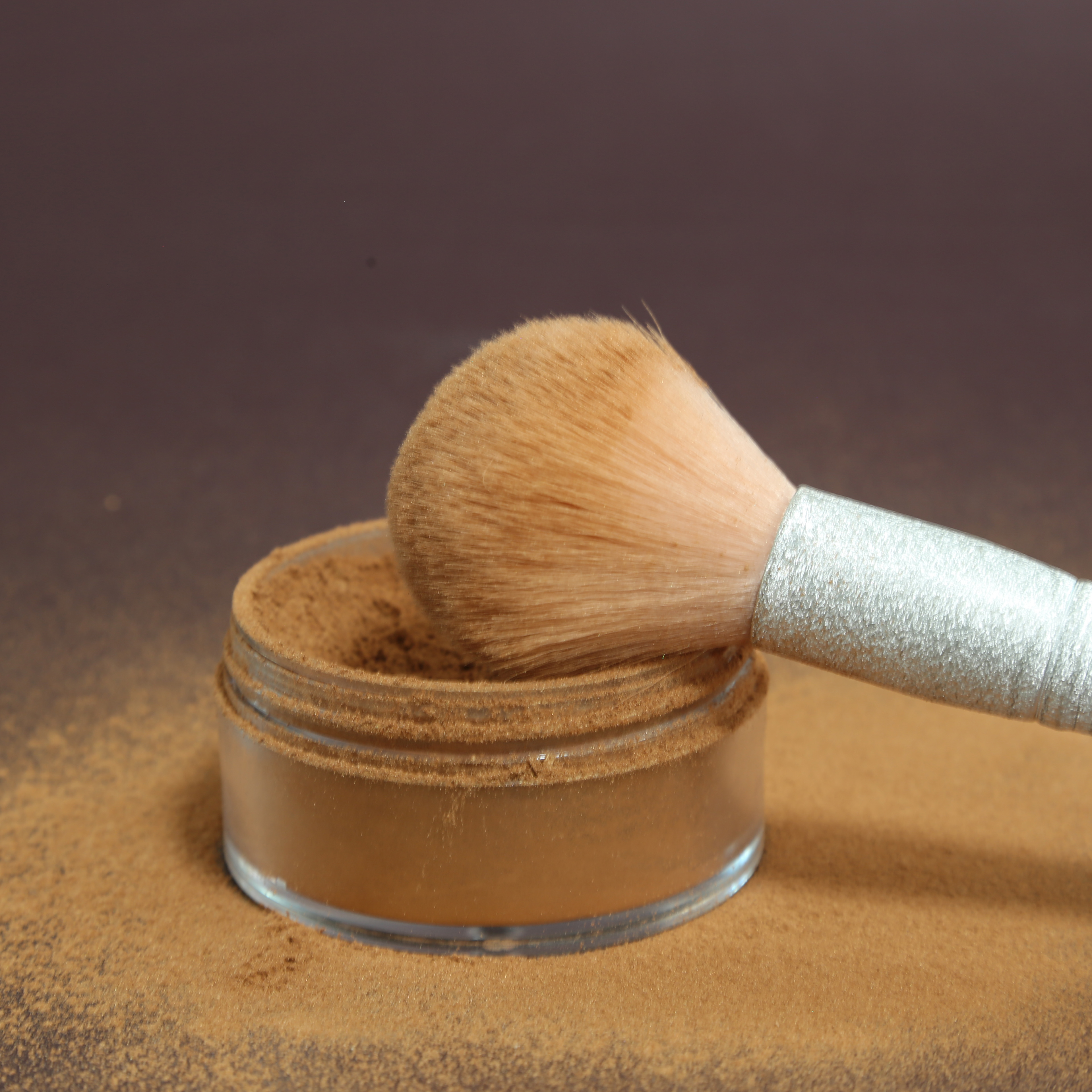 New Ingredient Face Body Hair Highlights Setting Makeup Loose Powder Air Cushion Pat to Sparkle Dazzle Makeup Body Highlighter