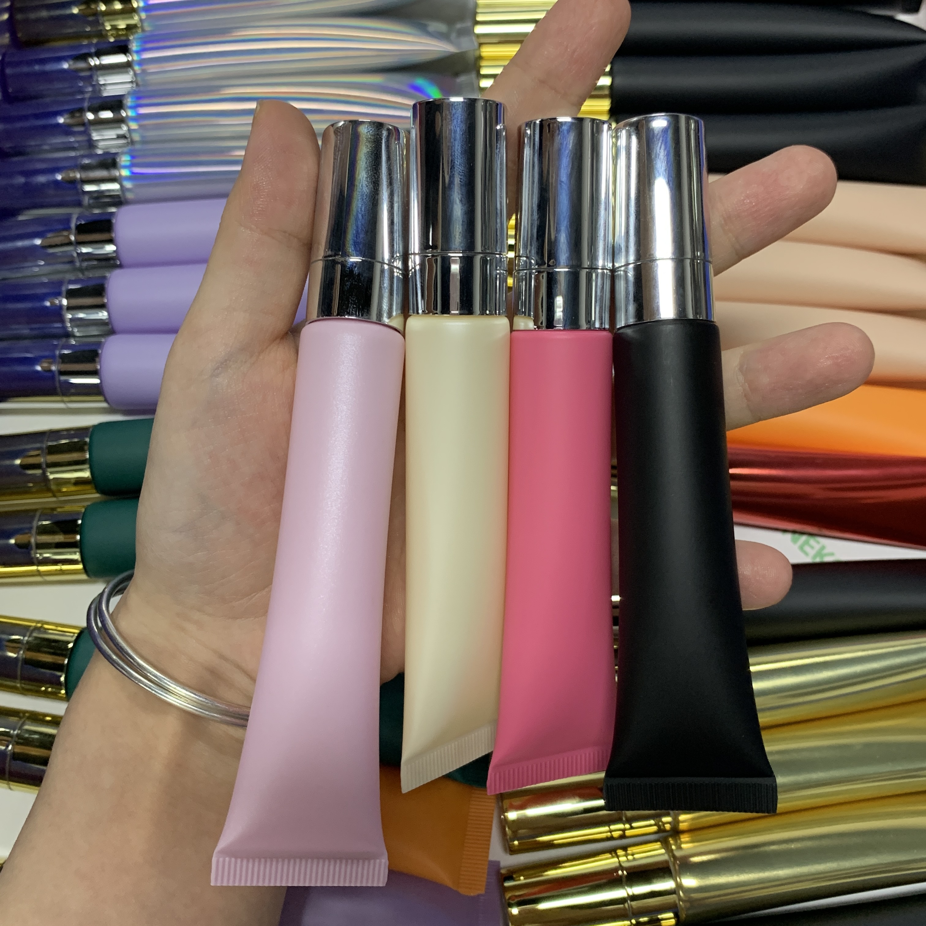 Wholesale Extra Volume Vegan Lip Plumping Oil Private Label Hyaluronic Acid Moisturizing Lip Plumper