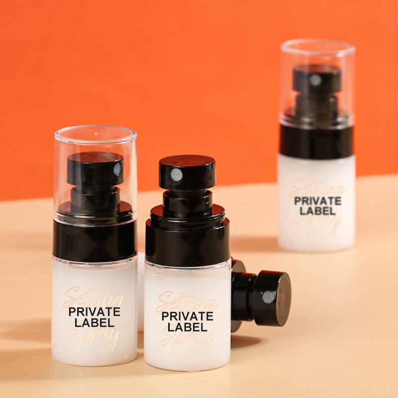 Wholesale Matte Magic Sweat-proof Mask-proof Lightweight Long Lasting Oil Control 30ml Setting Spray for Face Beauty