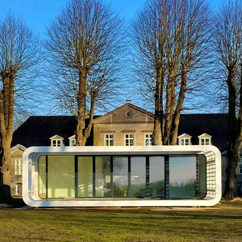 Pet - Friendly Welcoming Apple Cabin House for Animal Lovers