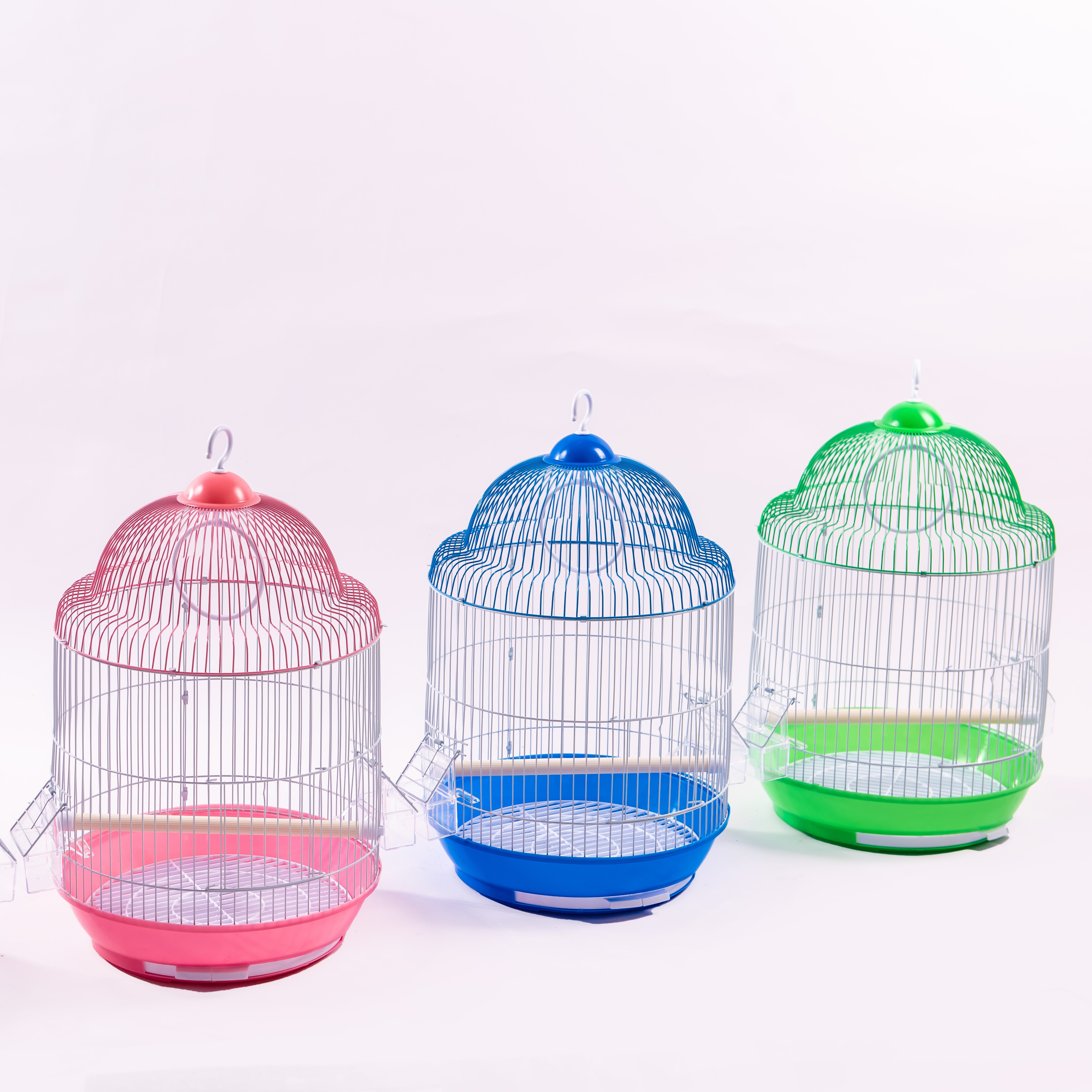 Wholesale Iron Breathable Stackable Bird Cage with Plastic Tray for Parrots Training &amp; Breeding Carrier