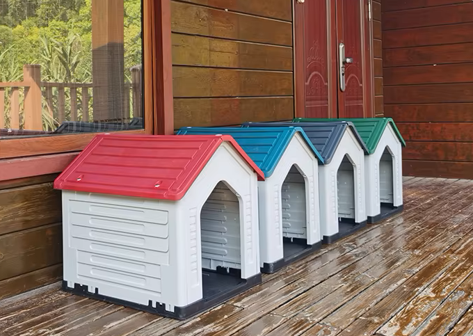 Dog House Detail 3