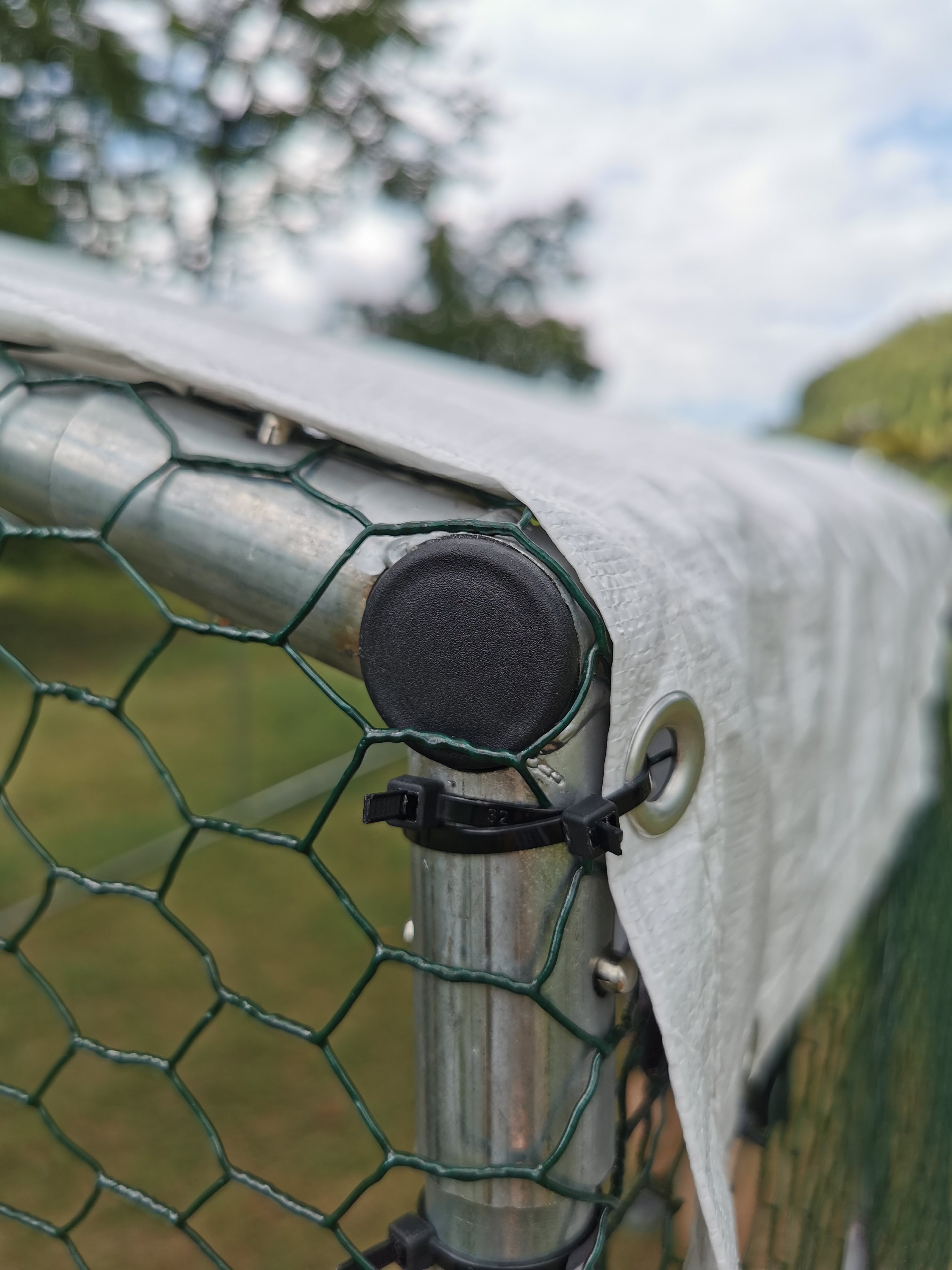 Metal Poultry Cage Detail 4