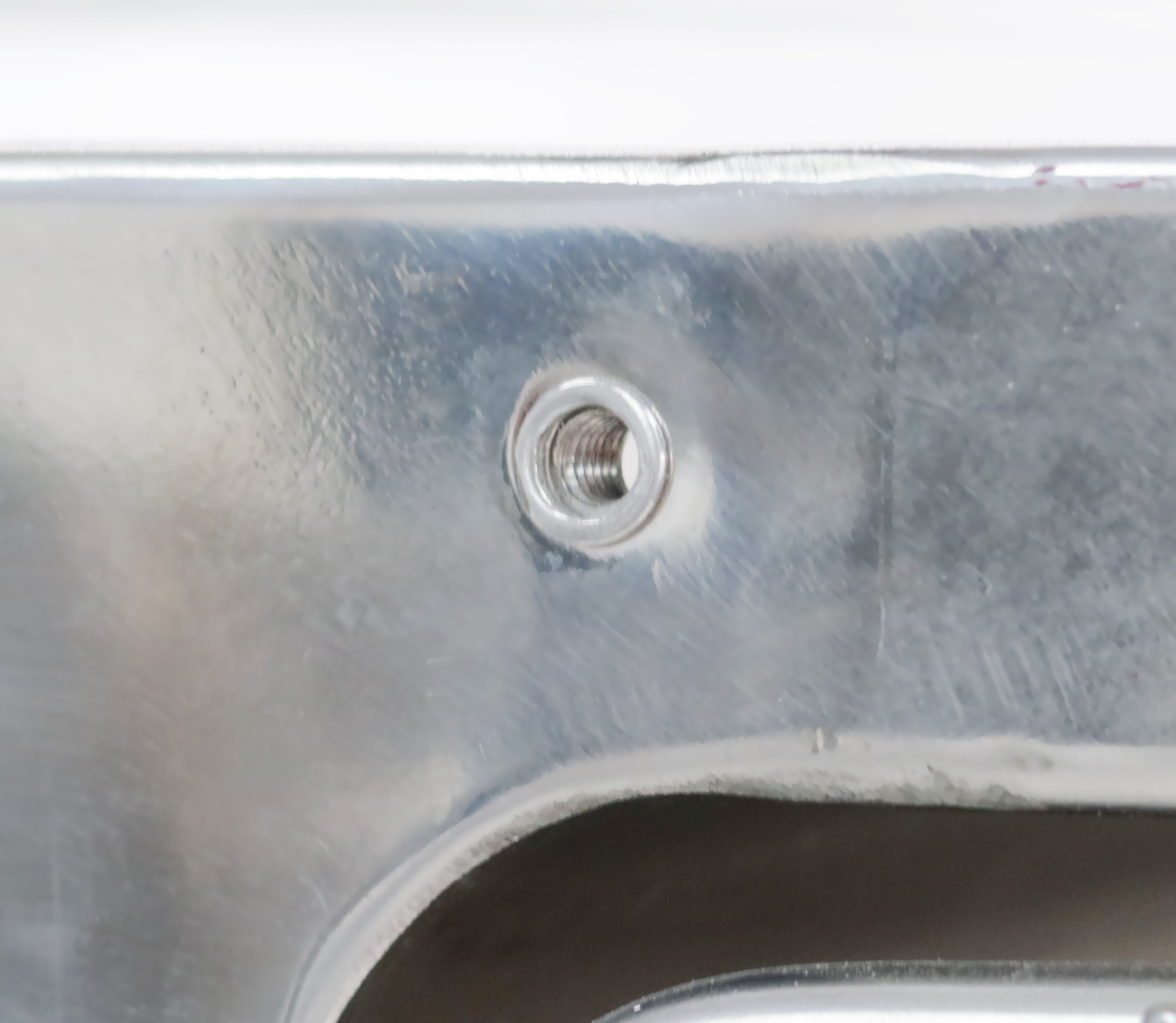 Stripping-proof connecting nut