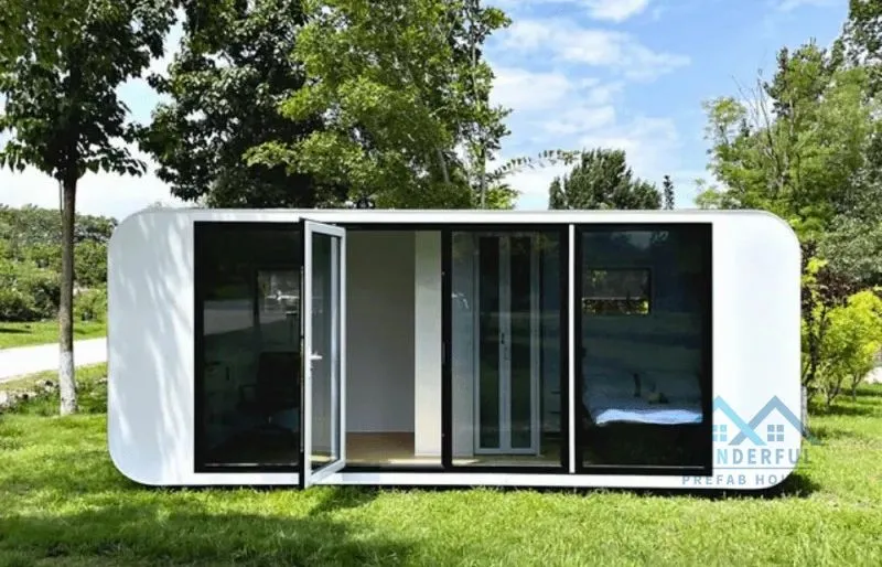 Pet - Friendly Welcoming Apple Cabin House for Animal Lovers