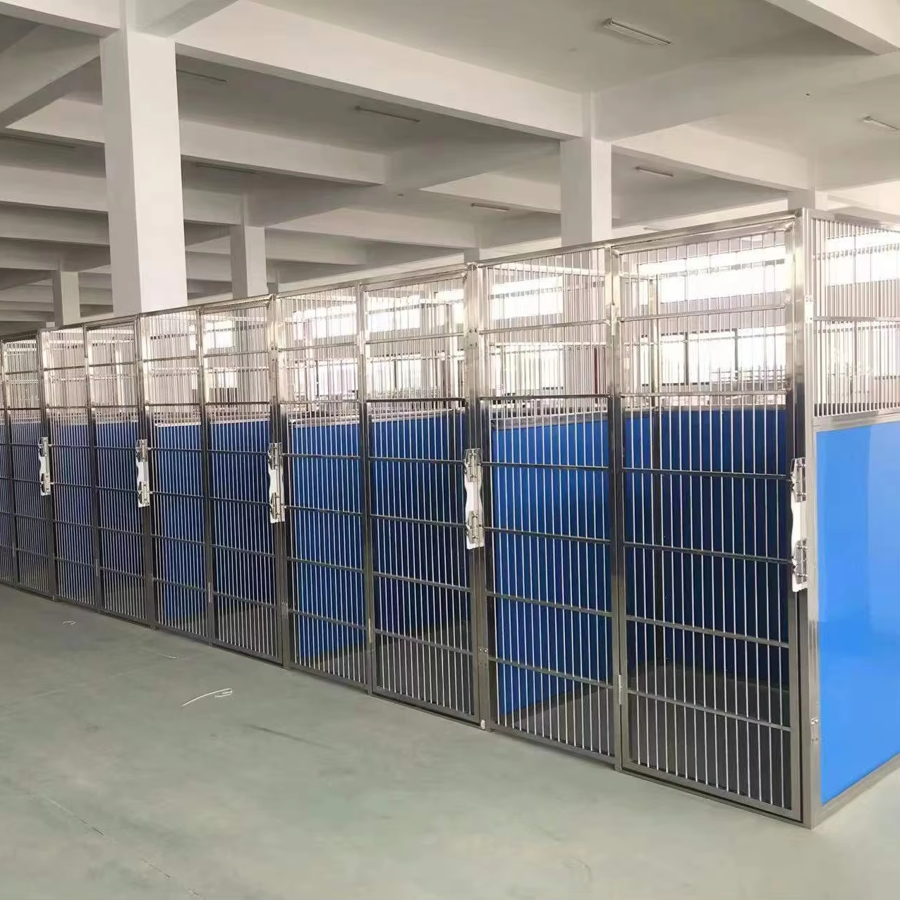 Wholesale Dog Kennels Stainless Steel Dog Kennel Customized 4x4 4x6 Outdoor Indoor Dog Boarding Facility Tempered Glass Kennels