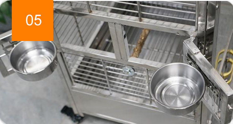 Dual Feeding Doors Design
