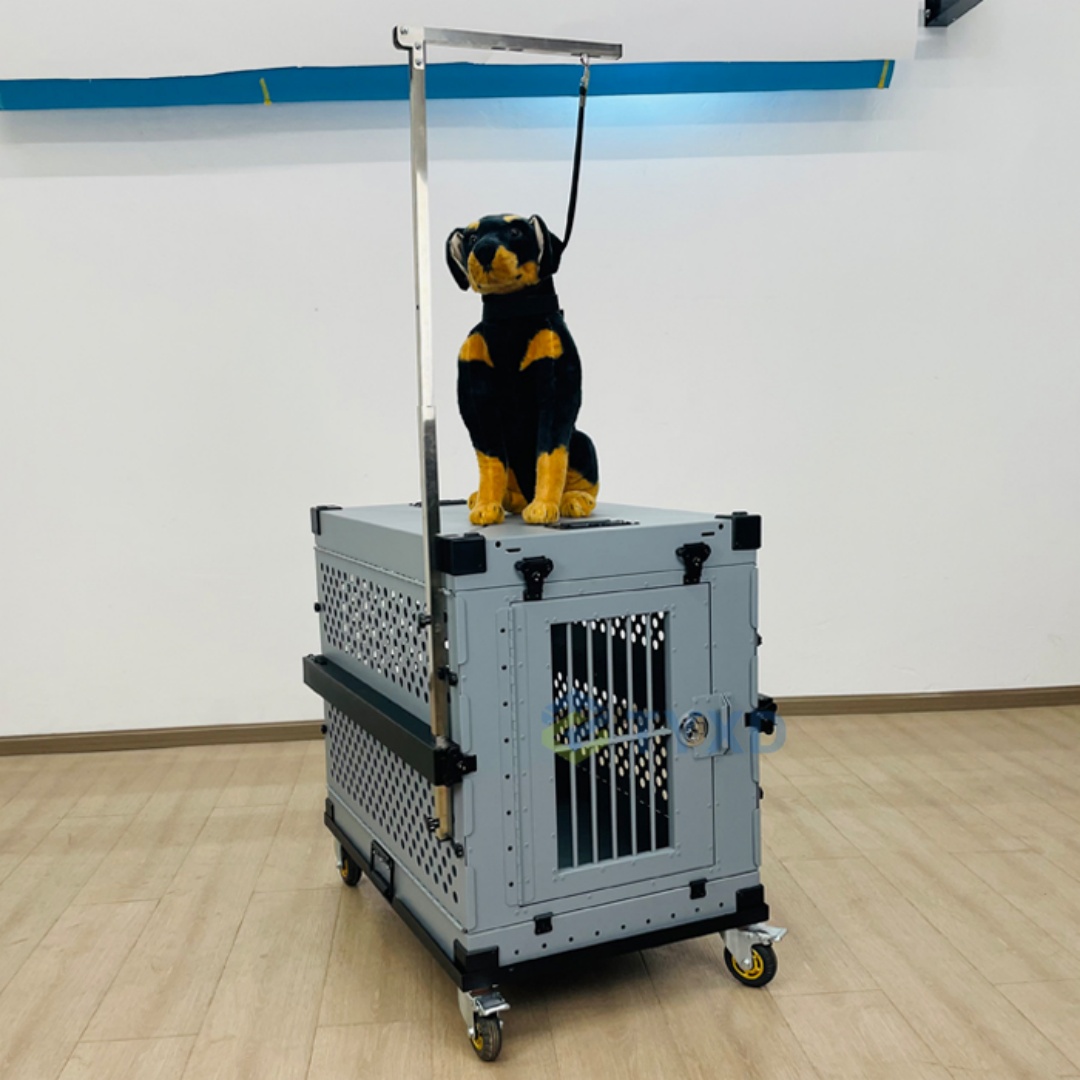2025 Stainless Large Luxury Aviation Aluminum Dog Transport Crate Foldable Thickened Ventilation Firm Cage Plastic Tray Houses