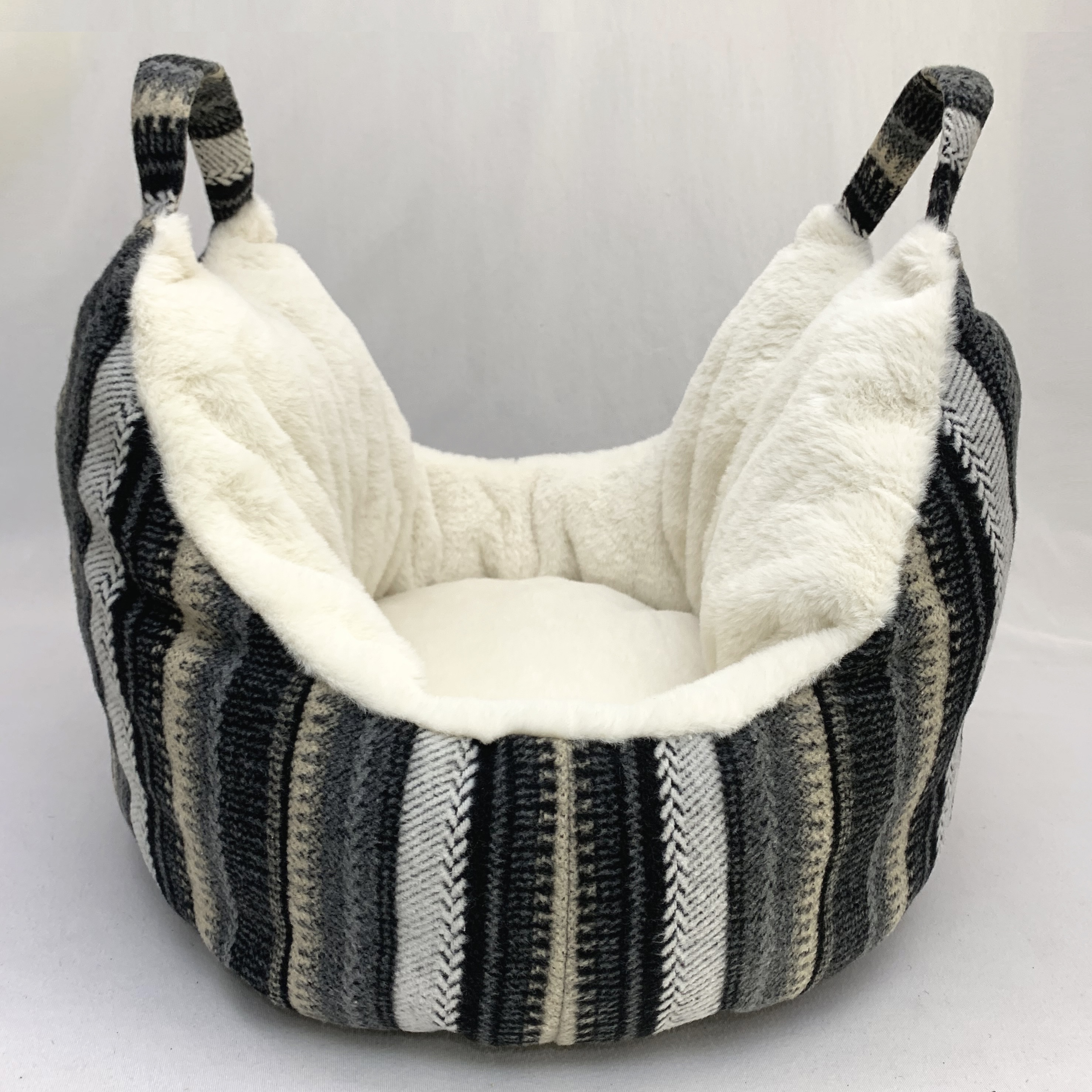 Multifunctional Elegant Sofa Pet Bed for Travel Breathable Polyester Cage Carrier for Dogs &amp; Cats