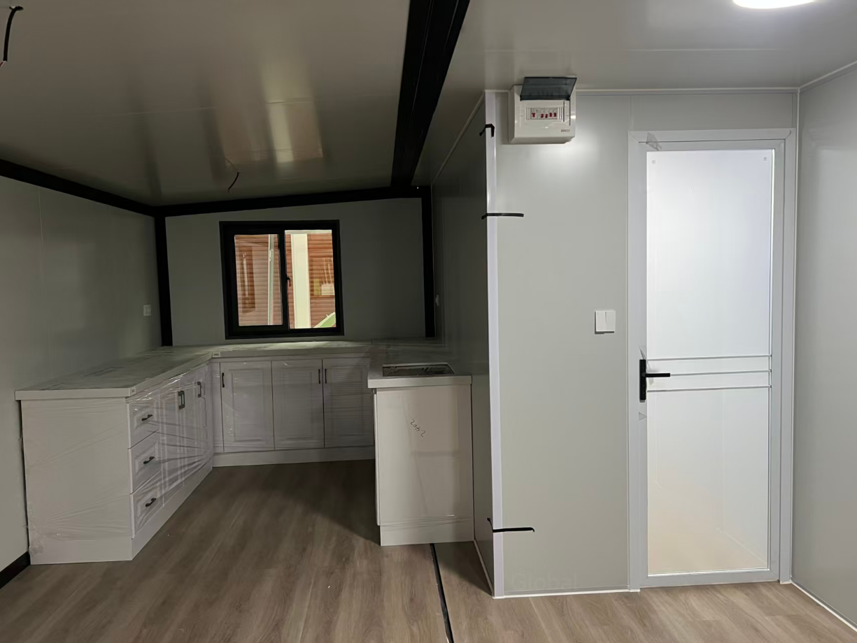 40ft Luxury Expandable Breathable Container House Modern Design Outdoor Workshop Farmhouse Warehouse Courtyard 5 Year Warranty