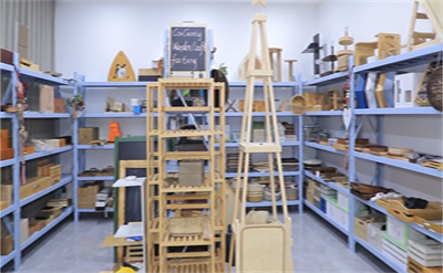 Wood hamster cage features 1