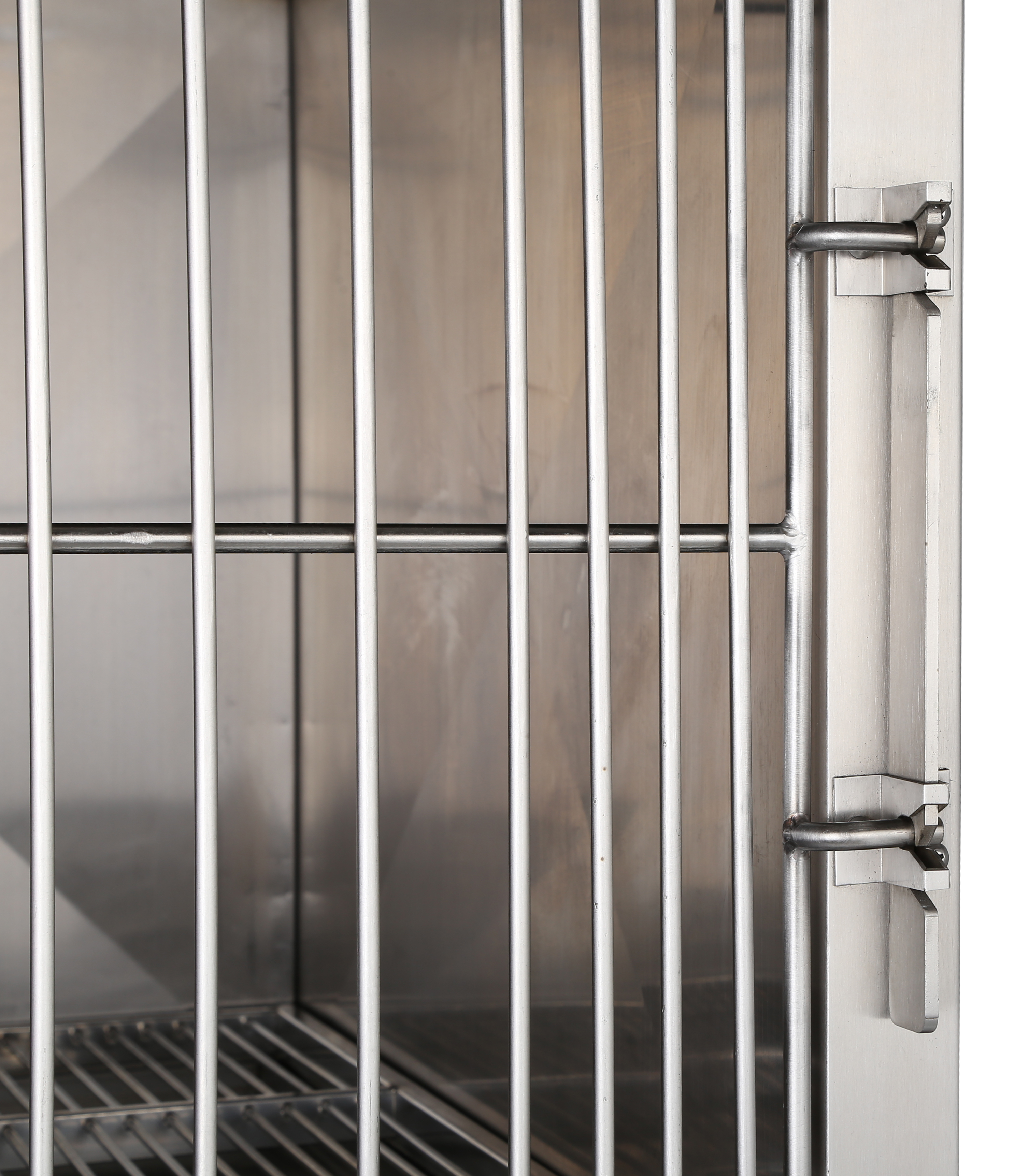 Removable Drain Tray Veterinary Cage Sloped Floor Drip Free System for Efficient Cleaning Animal Hospital Hygiene Standard