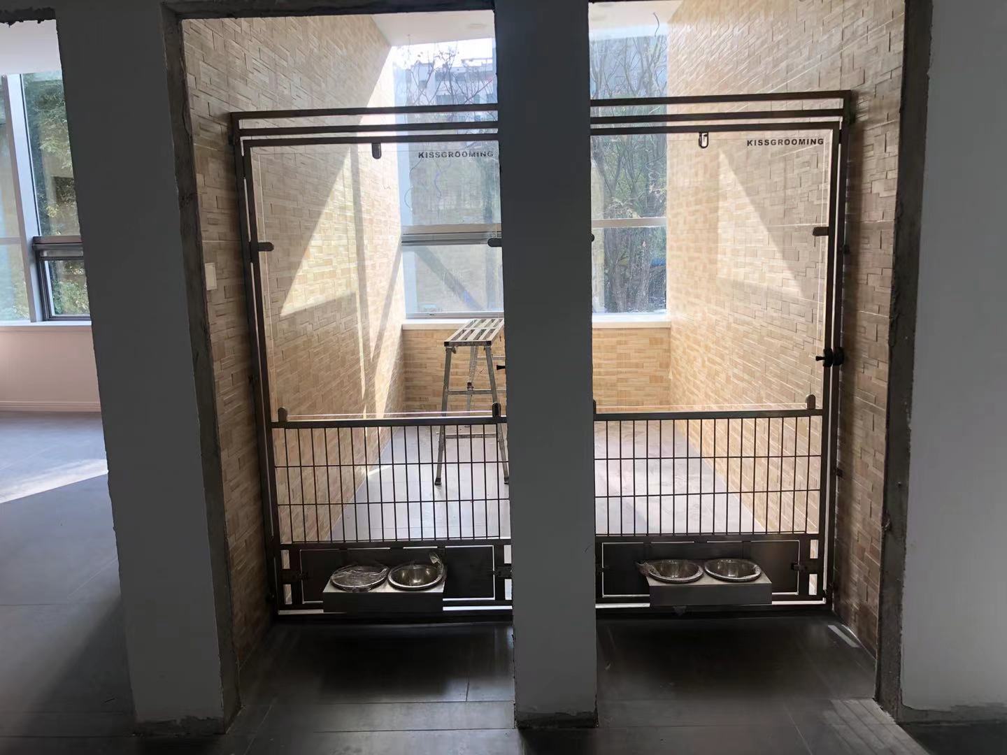 Stainless Steel Grid & Tempered Glass Front Door