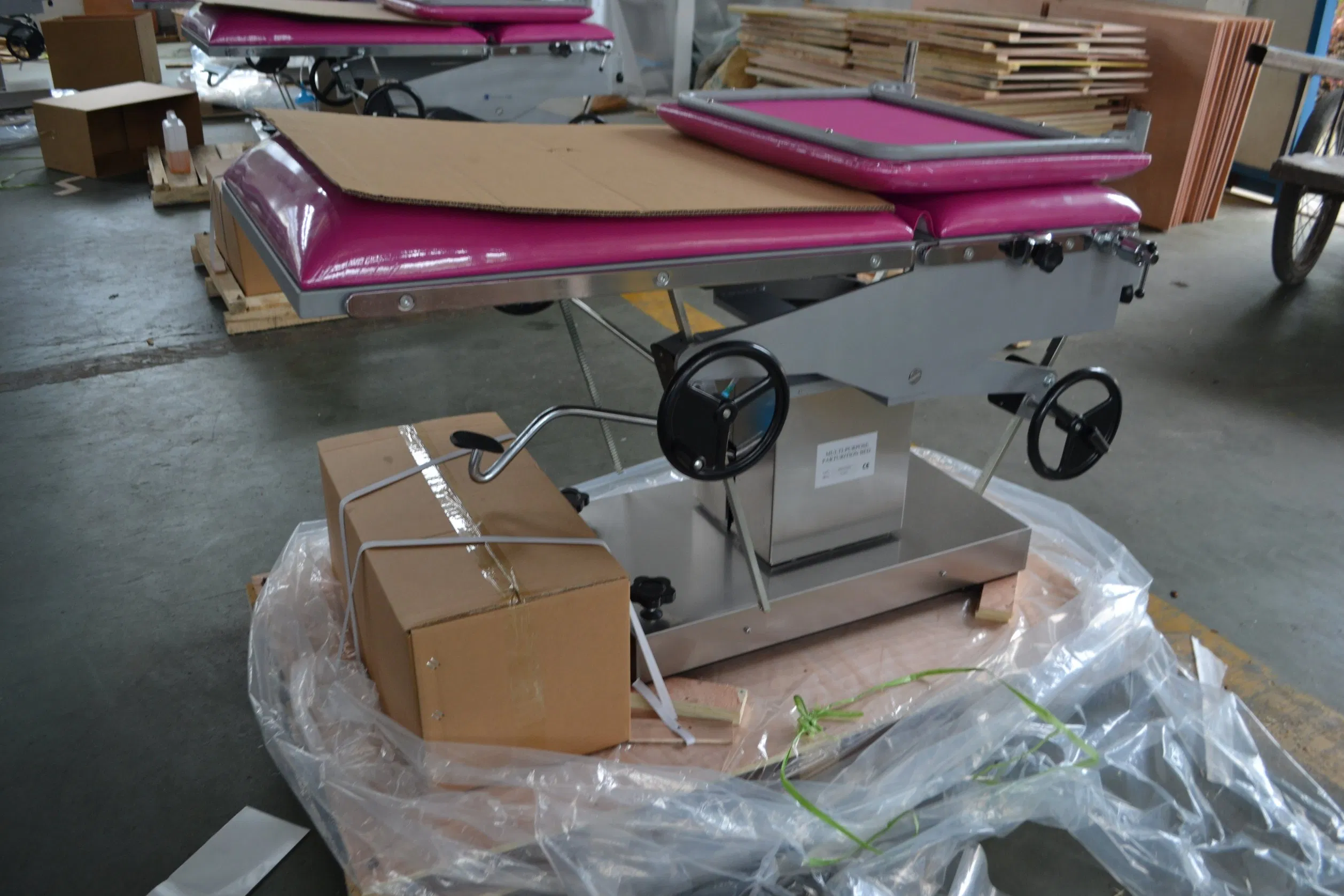 Medical Equipment Hospital Equipment Gynecological Surgical Table Hydraulic Delivery Bed