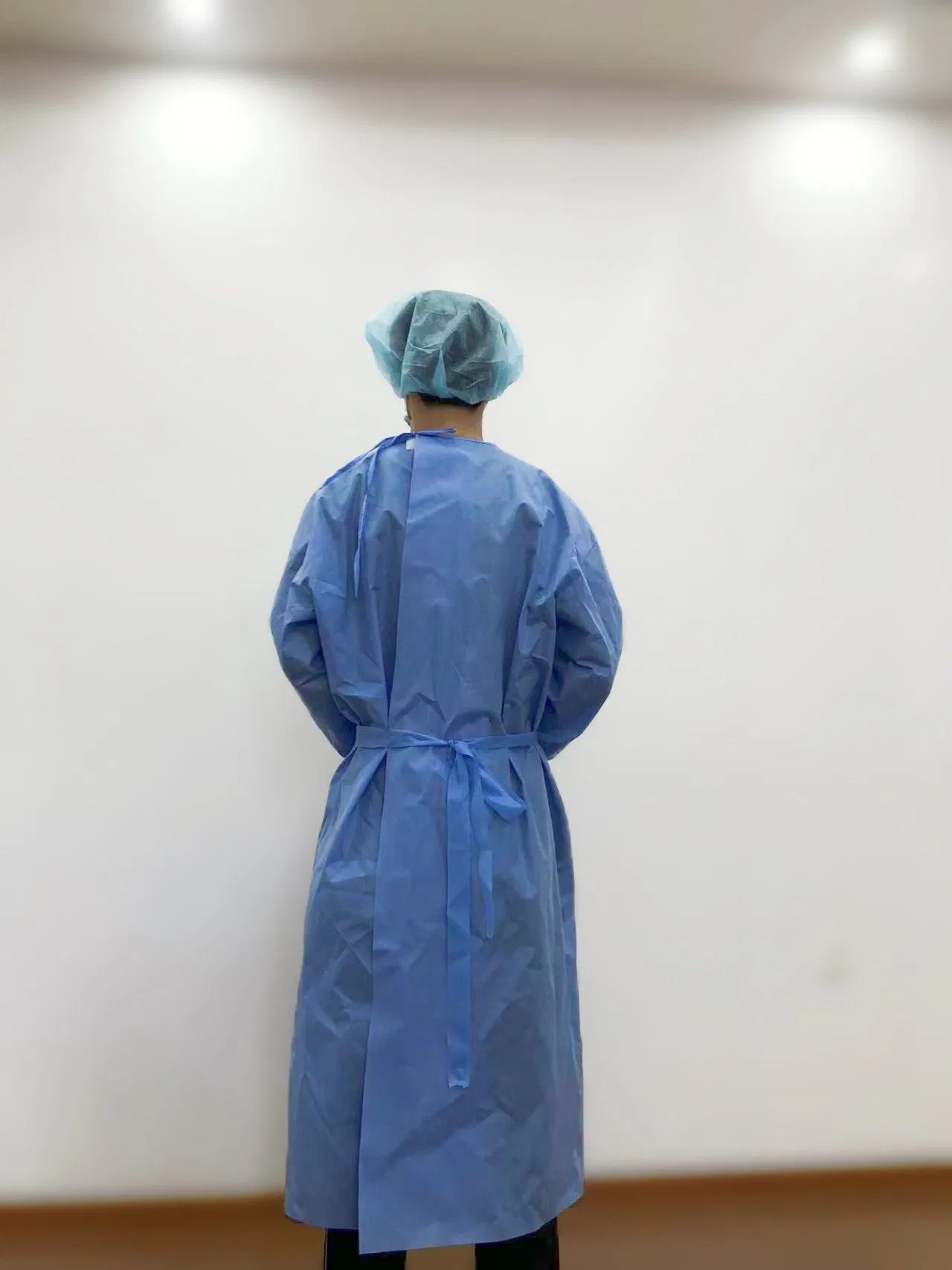 Medical Disposable Surgical Gown Nonwoven PP/PE/Poly Sterile and Waterproof Isolation Gown with Elastic Cuff Lab Coat for Hospital Dental Clinic Use