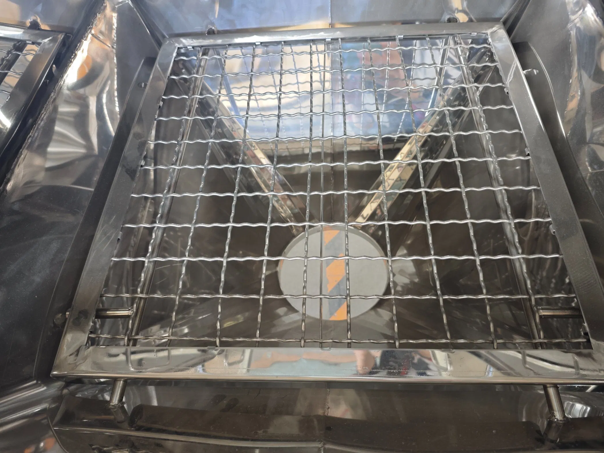 Ergonomic Anhydrous Dextrose Powder Feeding Machine Dust-Free Bag Feeder