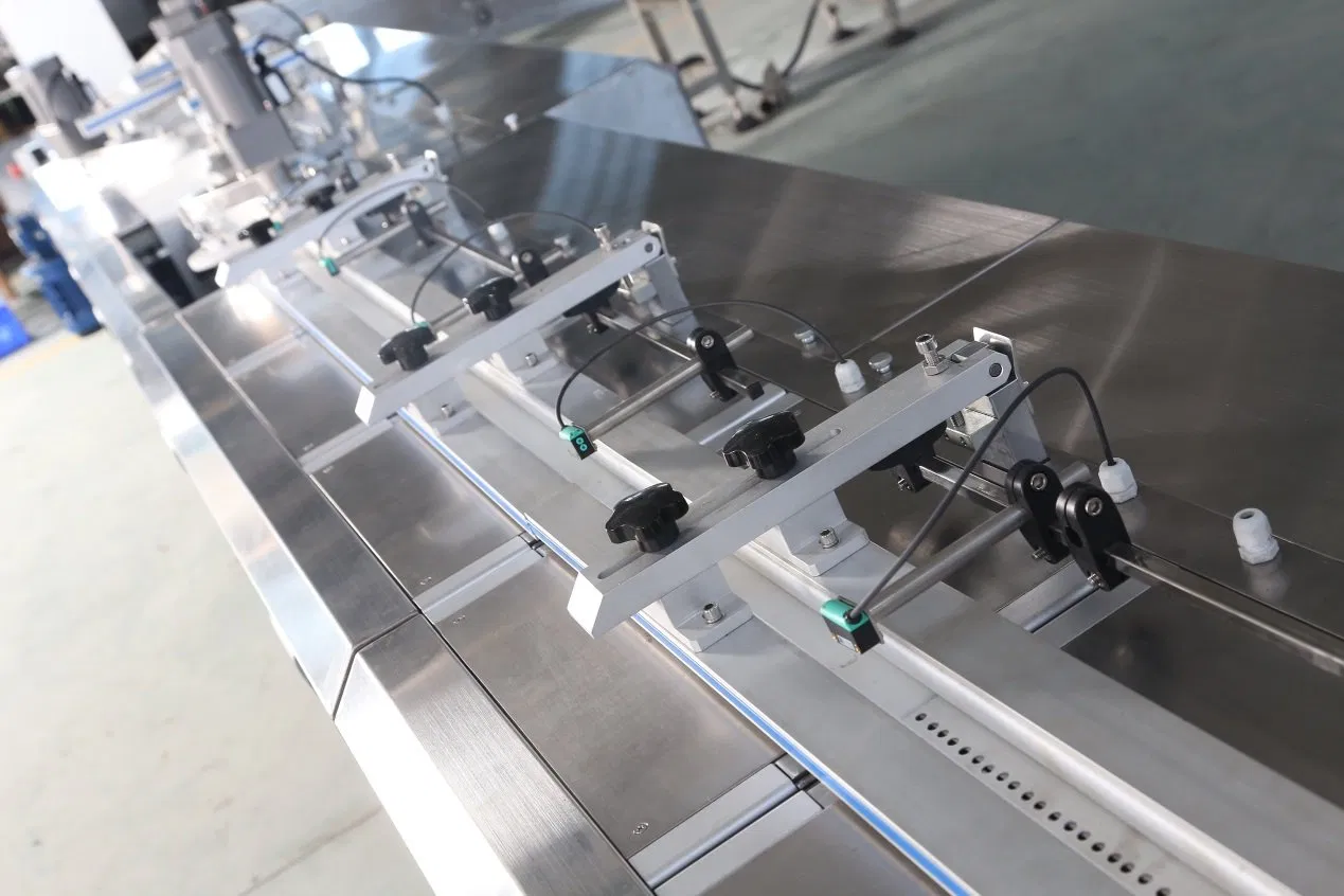 Automatic Feeding Chocolate Packing Line/ Wafer Pillow Package Machinery Biscuit Flow Wrapping Machine/ Cake Food Packing Machine for Candy/Protein/Snack Bar