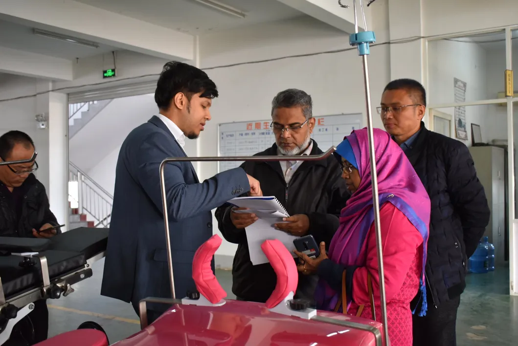 Operating Bed Detail 1