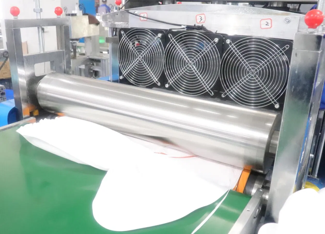Shoe Cover Machine Disposable Medical Overshoe Non Woven PP SMS Foot Cover Surgical Non-Slip Laminated Non Woven Boot Cover Making Machine